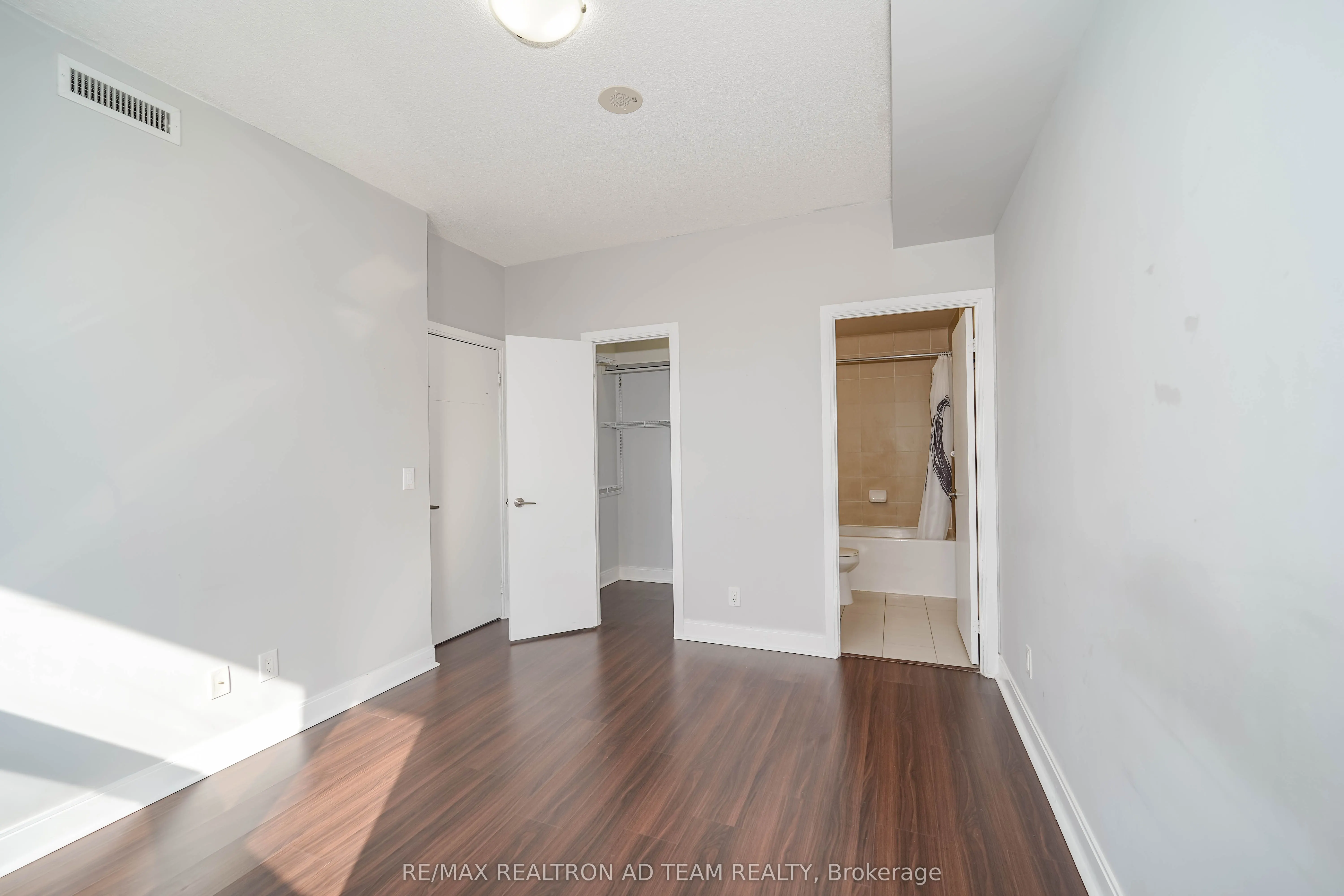 125 Village Green Square, #2204