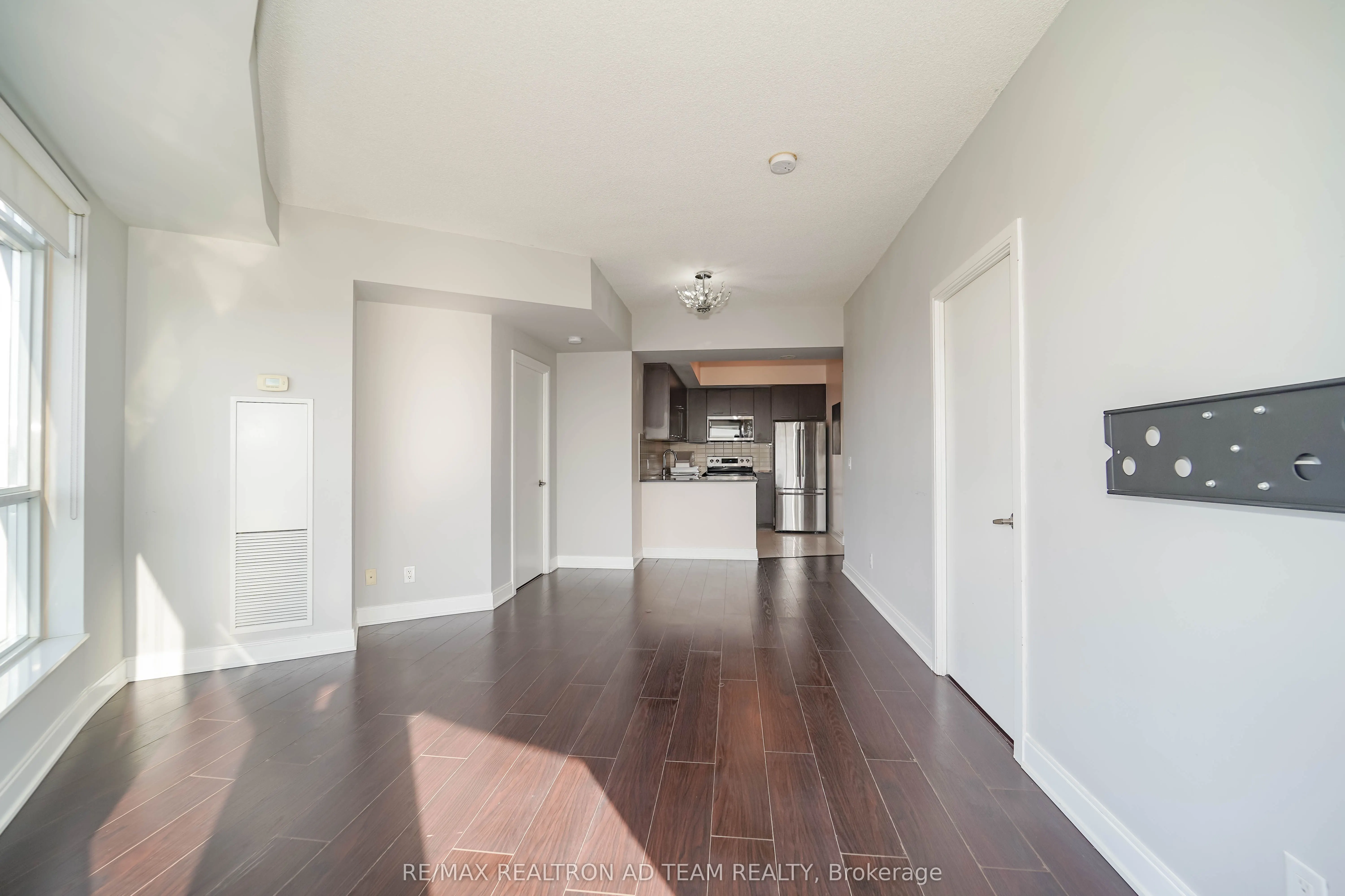 125 Village Green Square, #2204