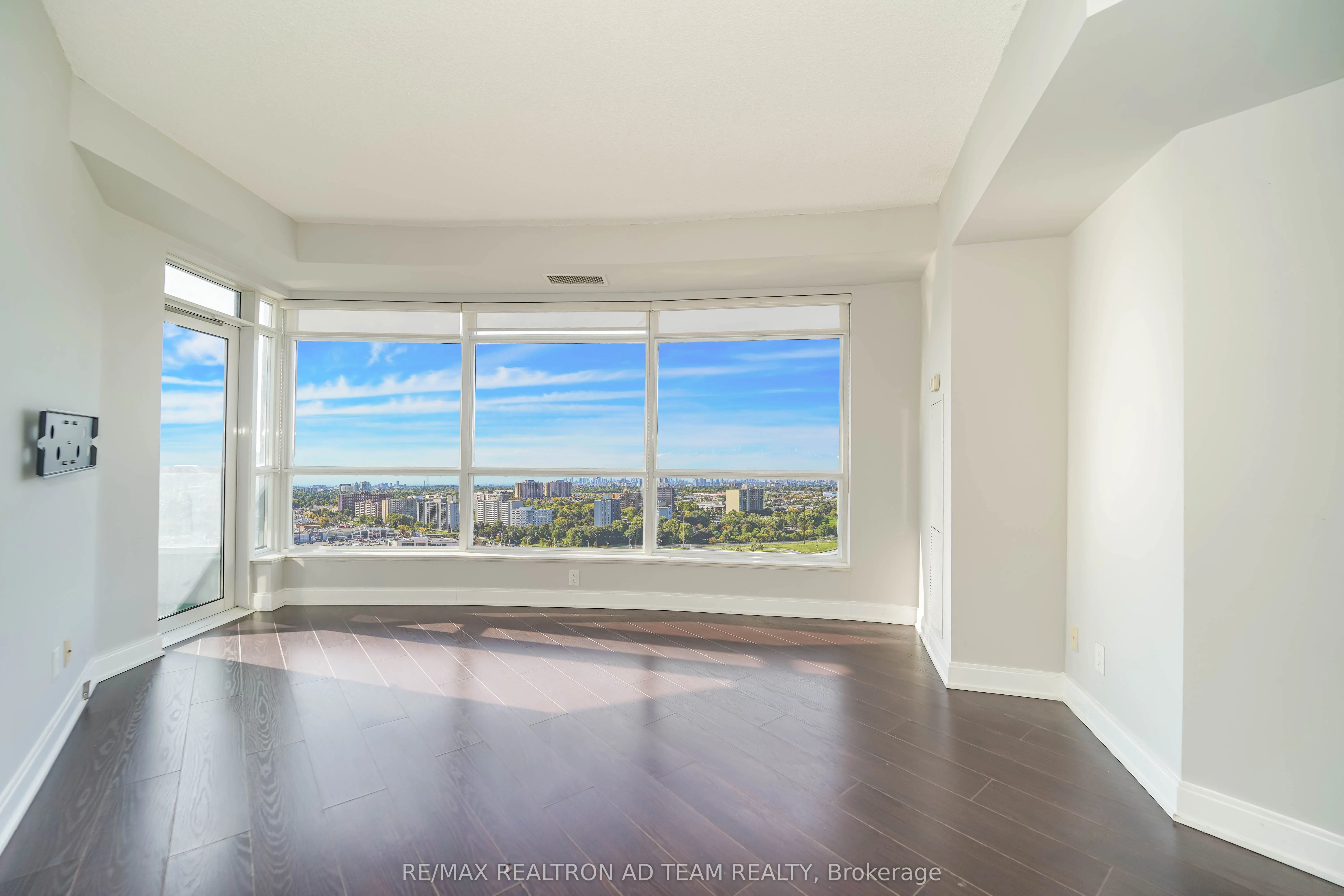 125 Village Green Square, #2204