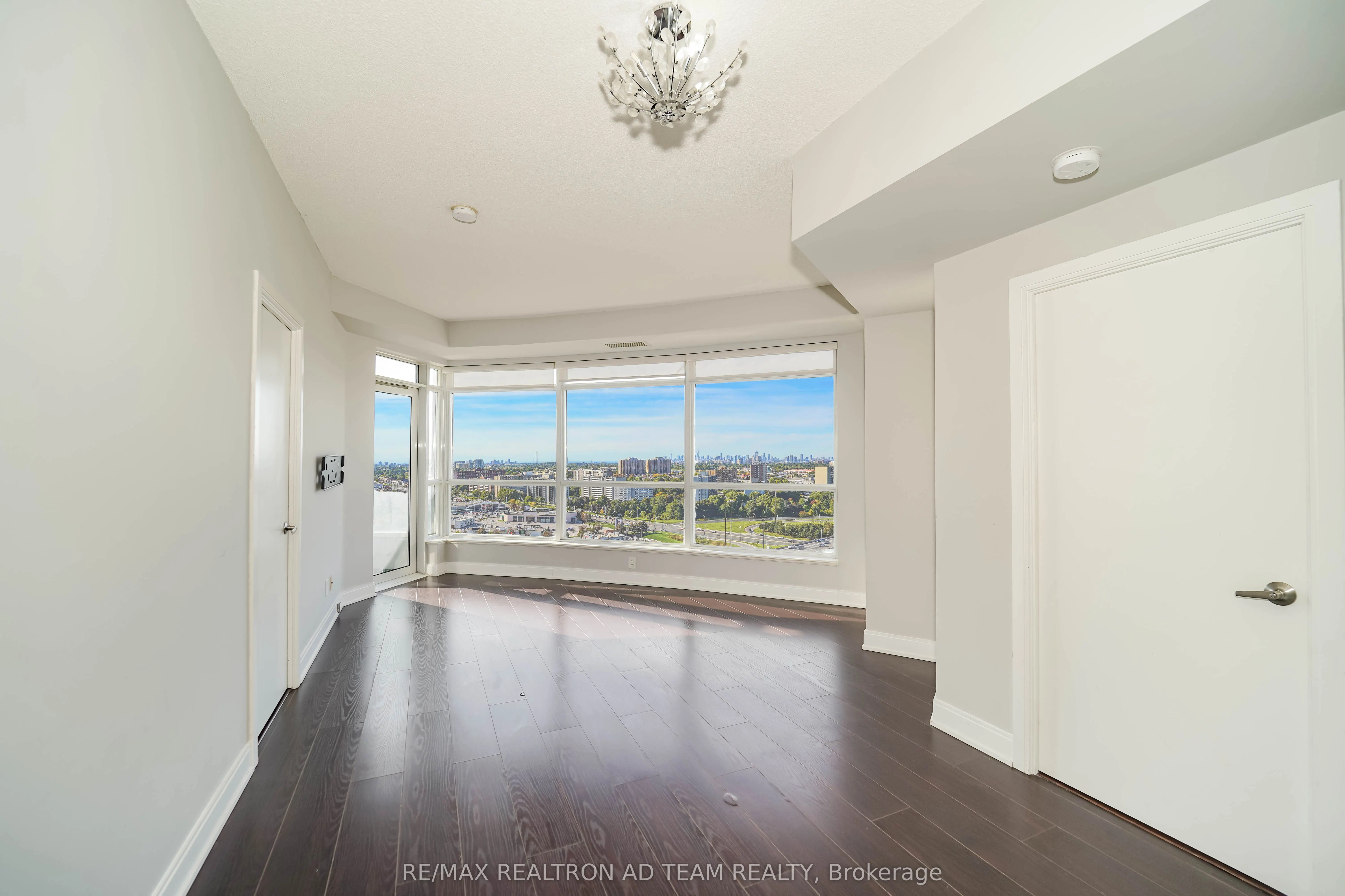 125 Village Green Square, #2204