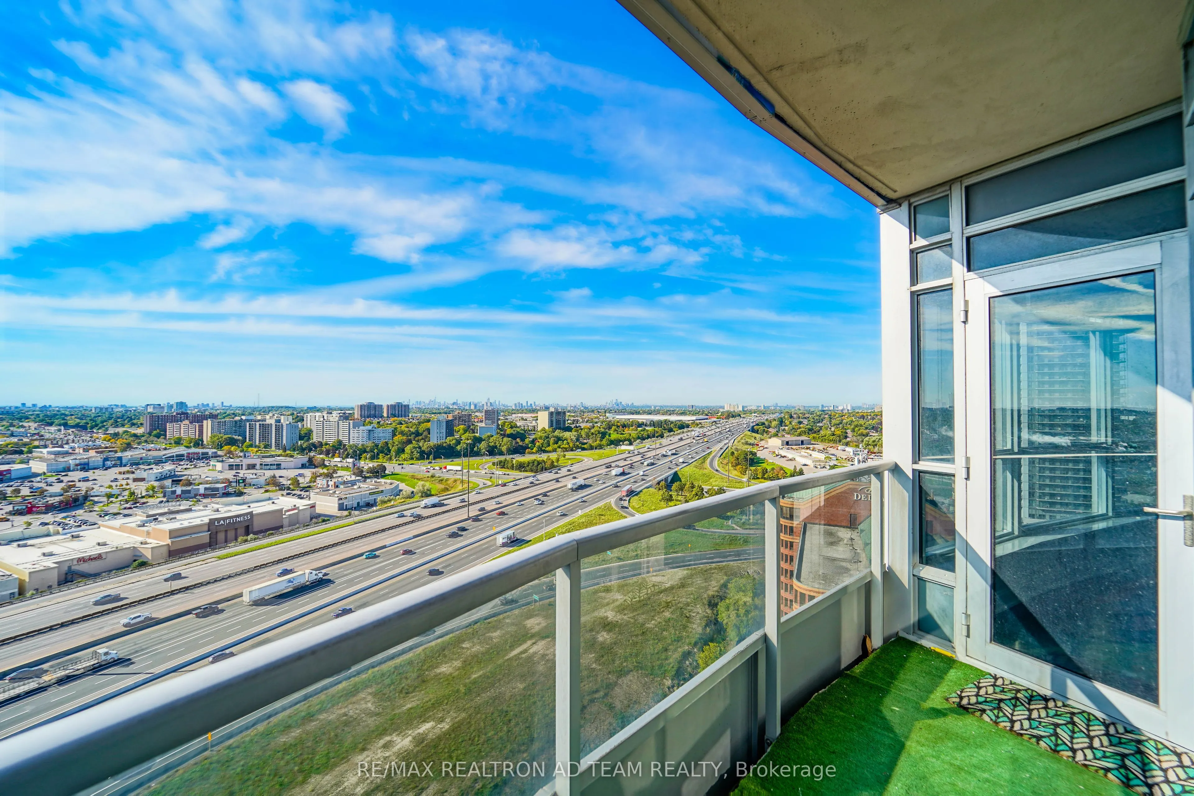 125 Village Green Square, #2204