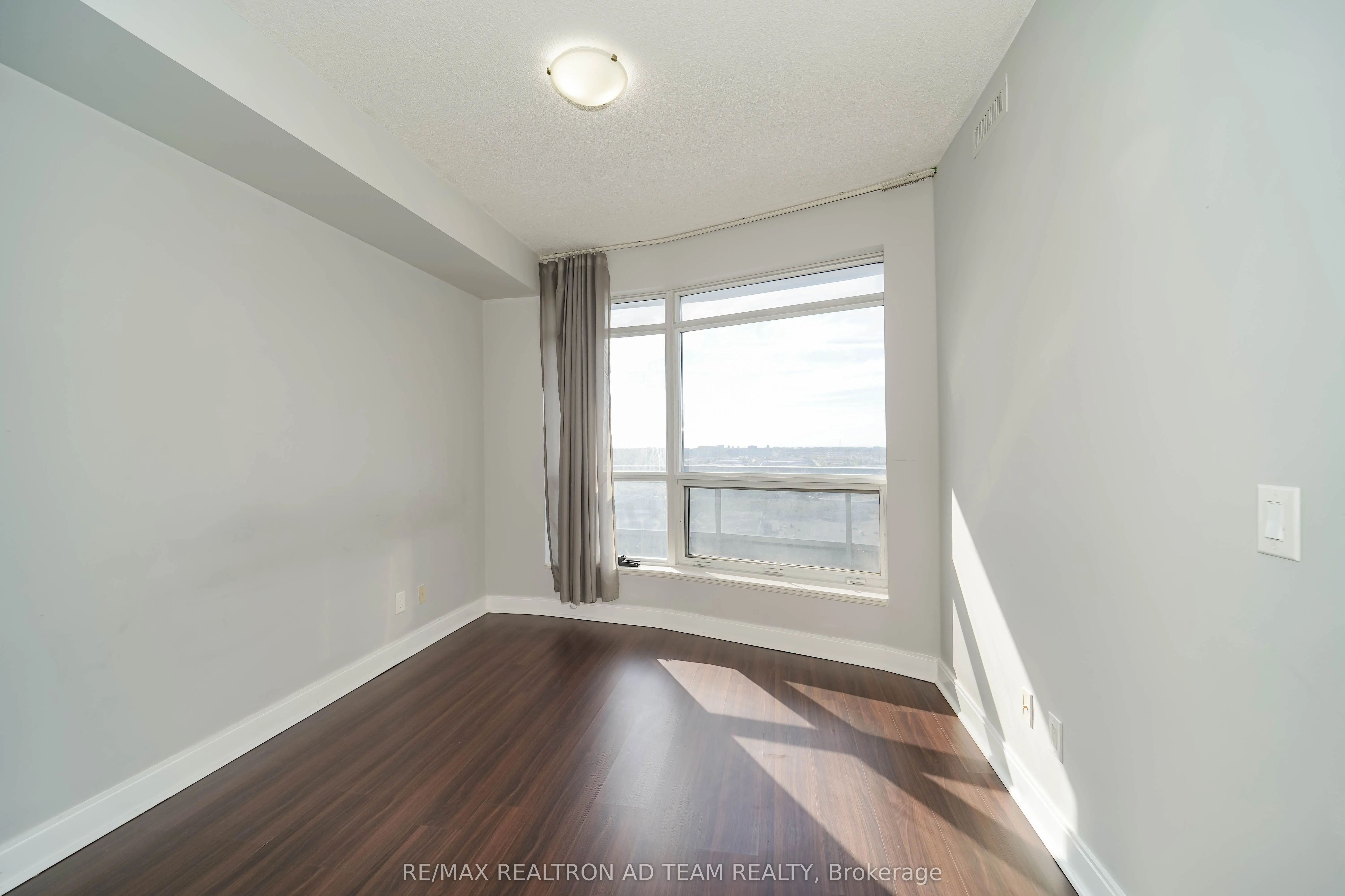 125 Village Green Square, #2204