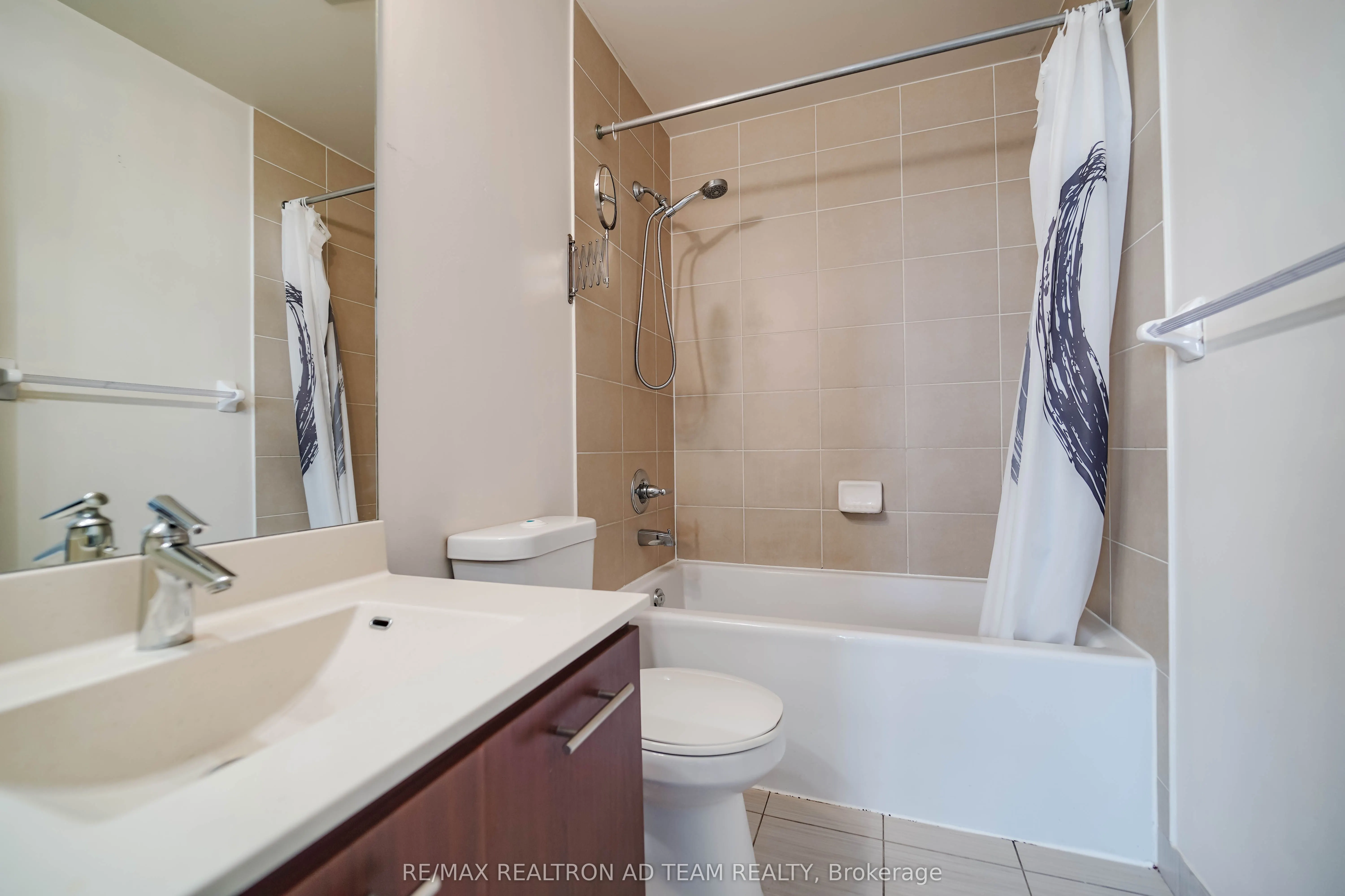 125 Village Green Square, #2204