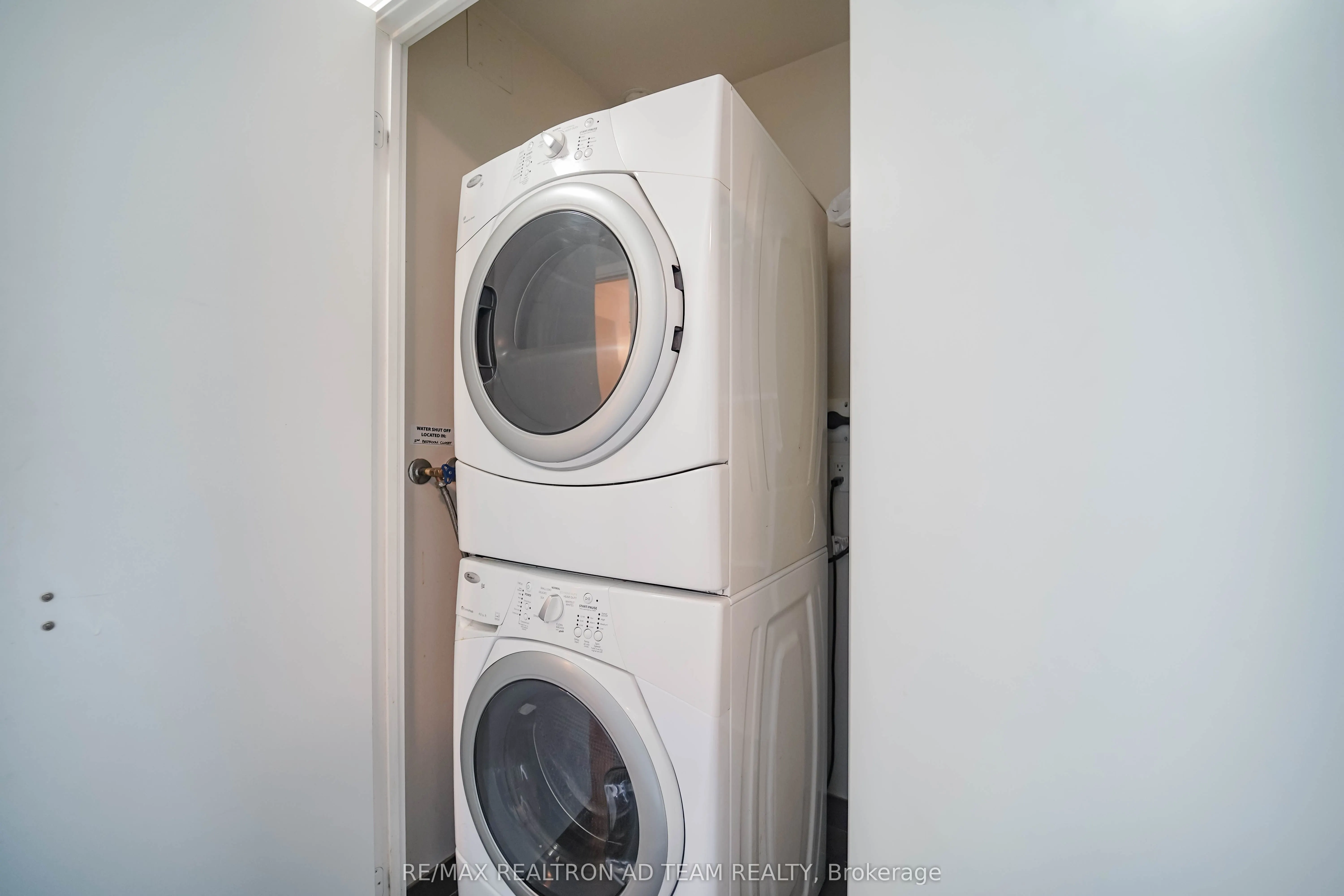 125 Village Green Square, #2204
