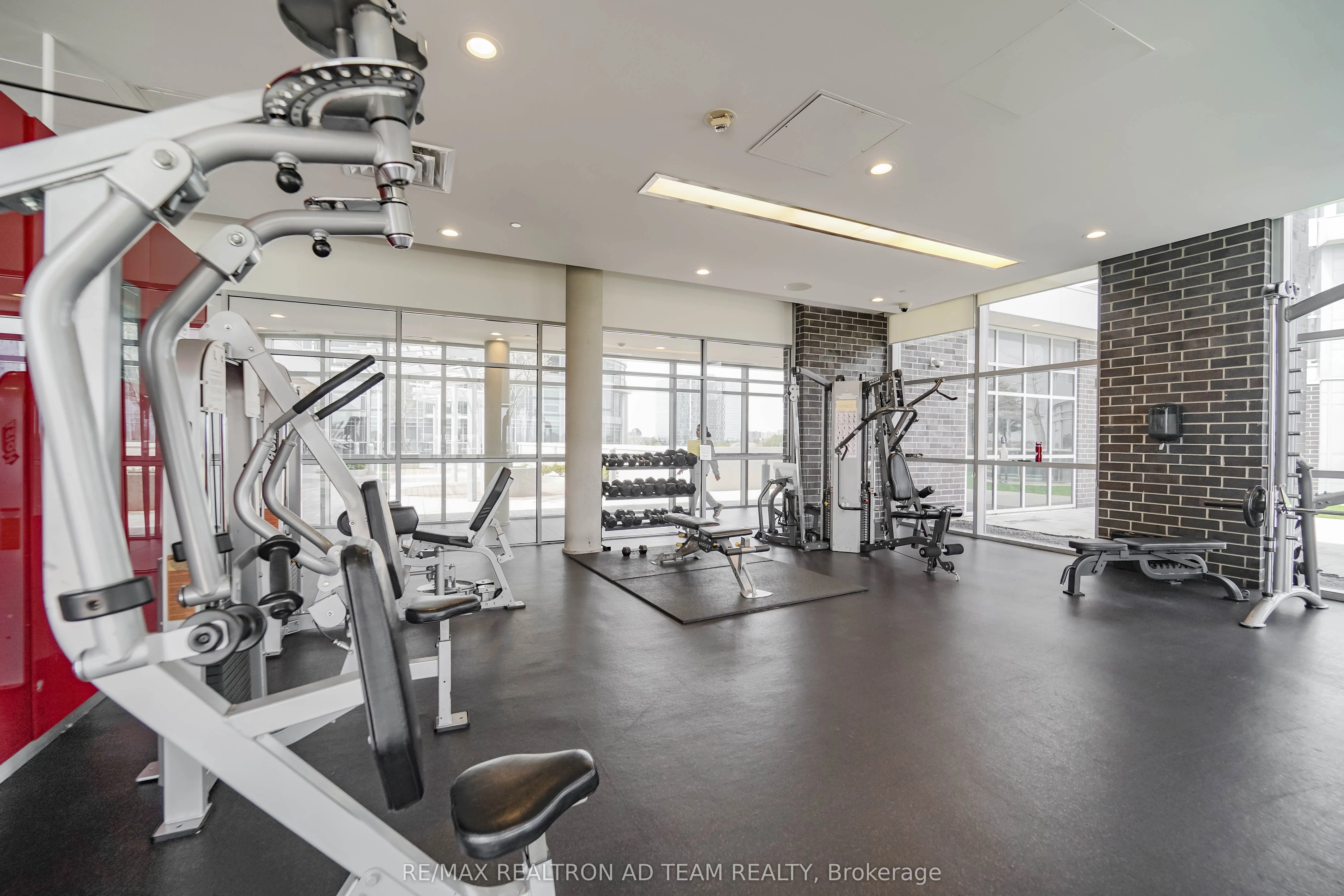 125 Village Green Square, #2204