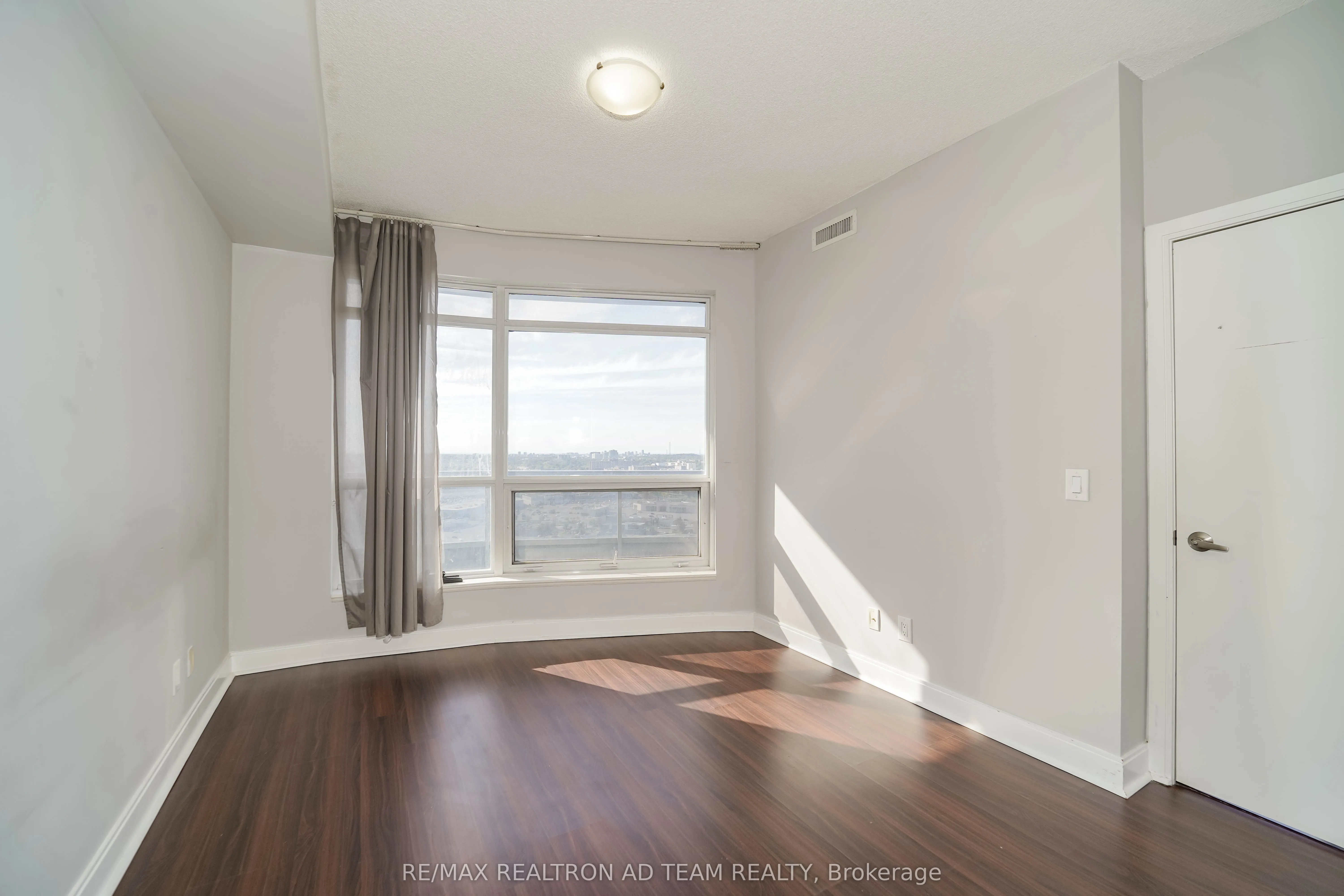 125 Village Green Square, #2204