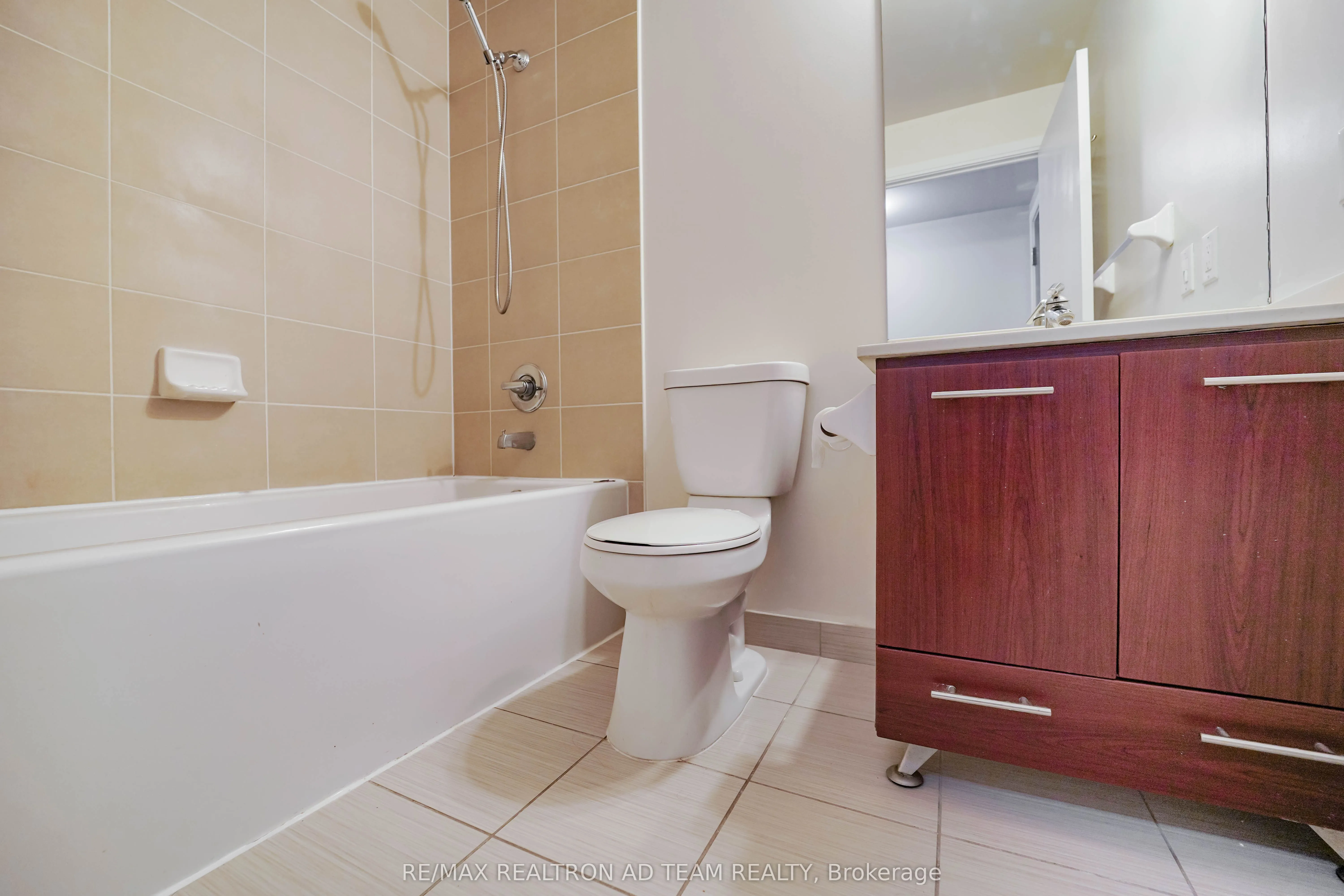125 Village Green Square, #2204