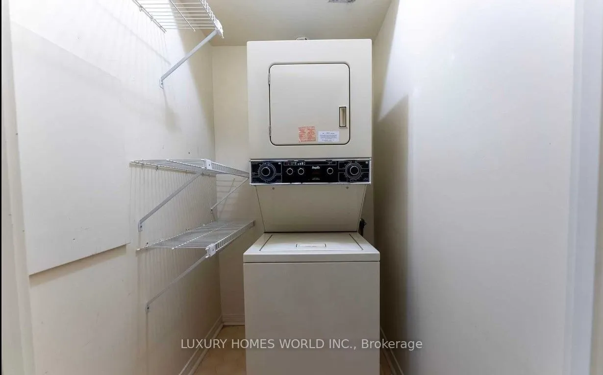 88 Alton Towers Circle E, #1404