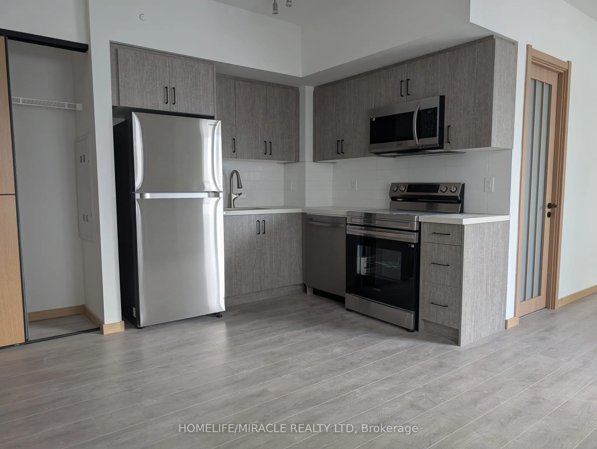 3445 Sheppard Avenue E, #B-202