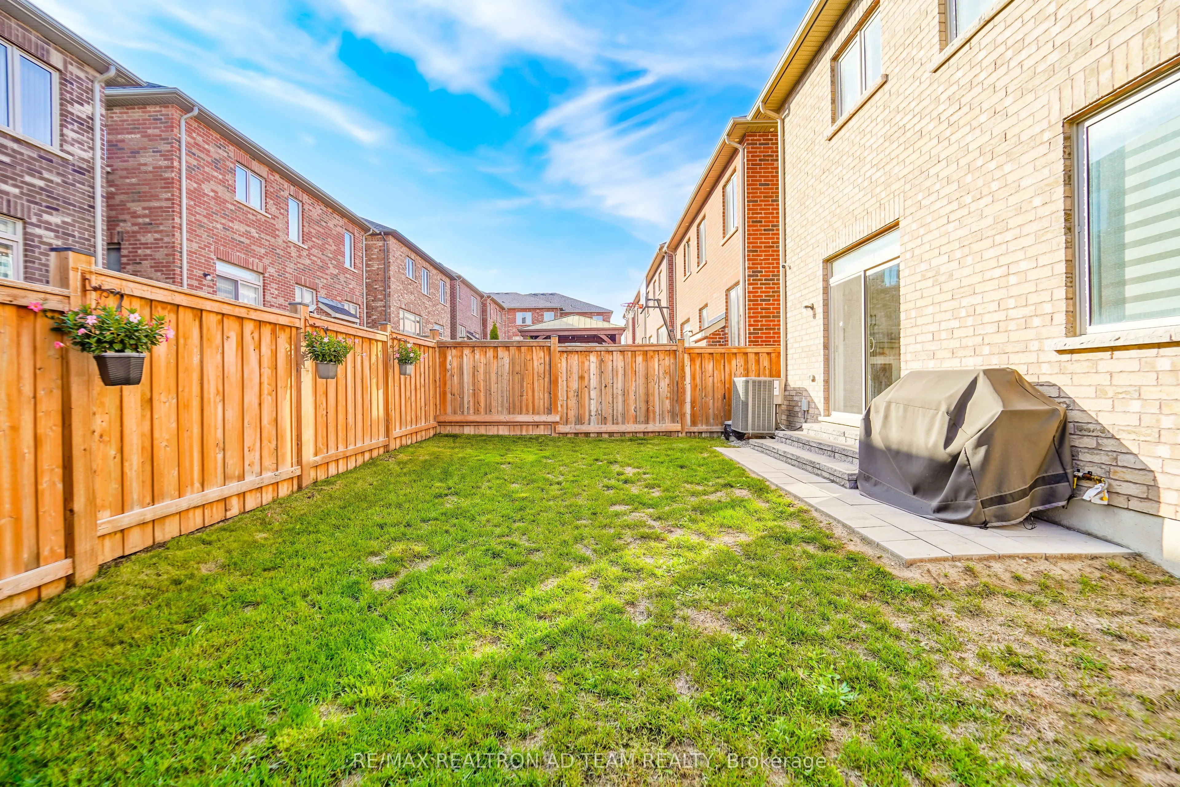 1109 Baltic Lane