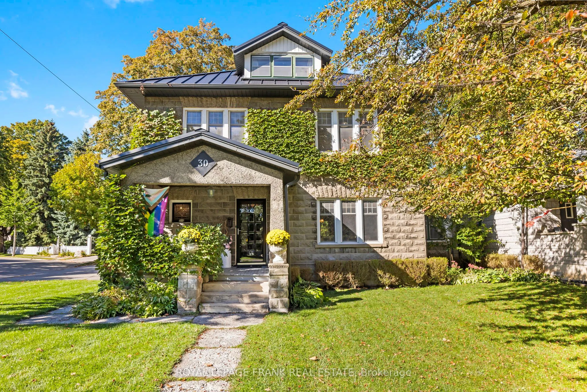 30 Lowe Street