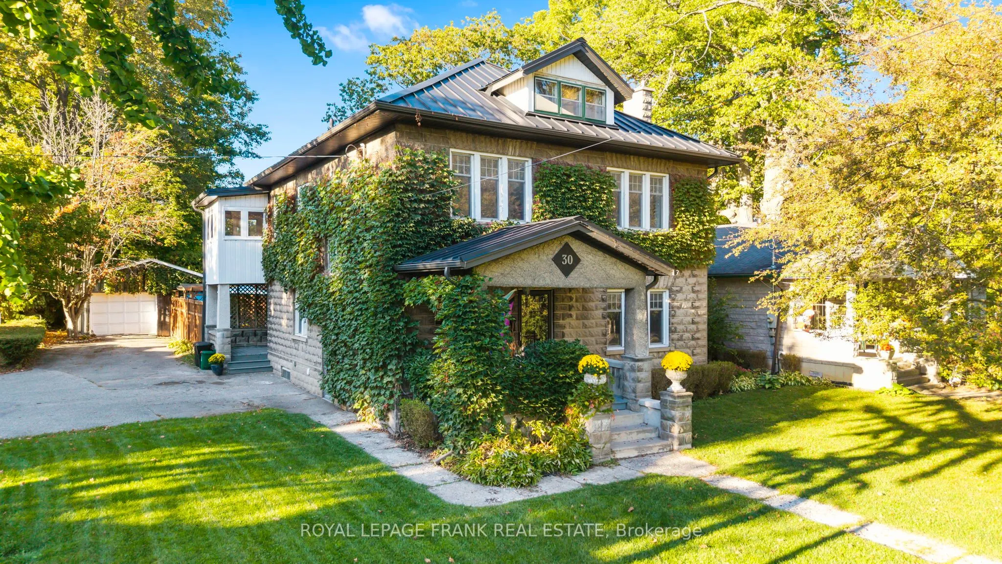 30 Lowe Street