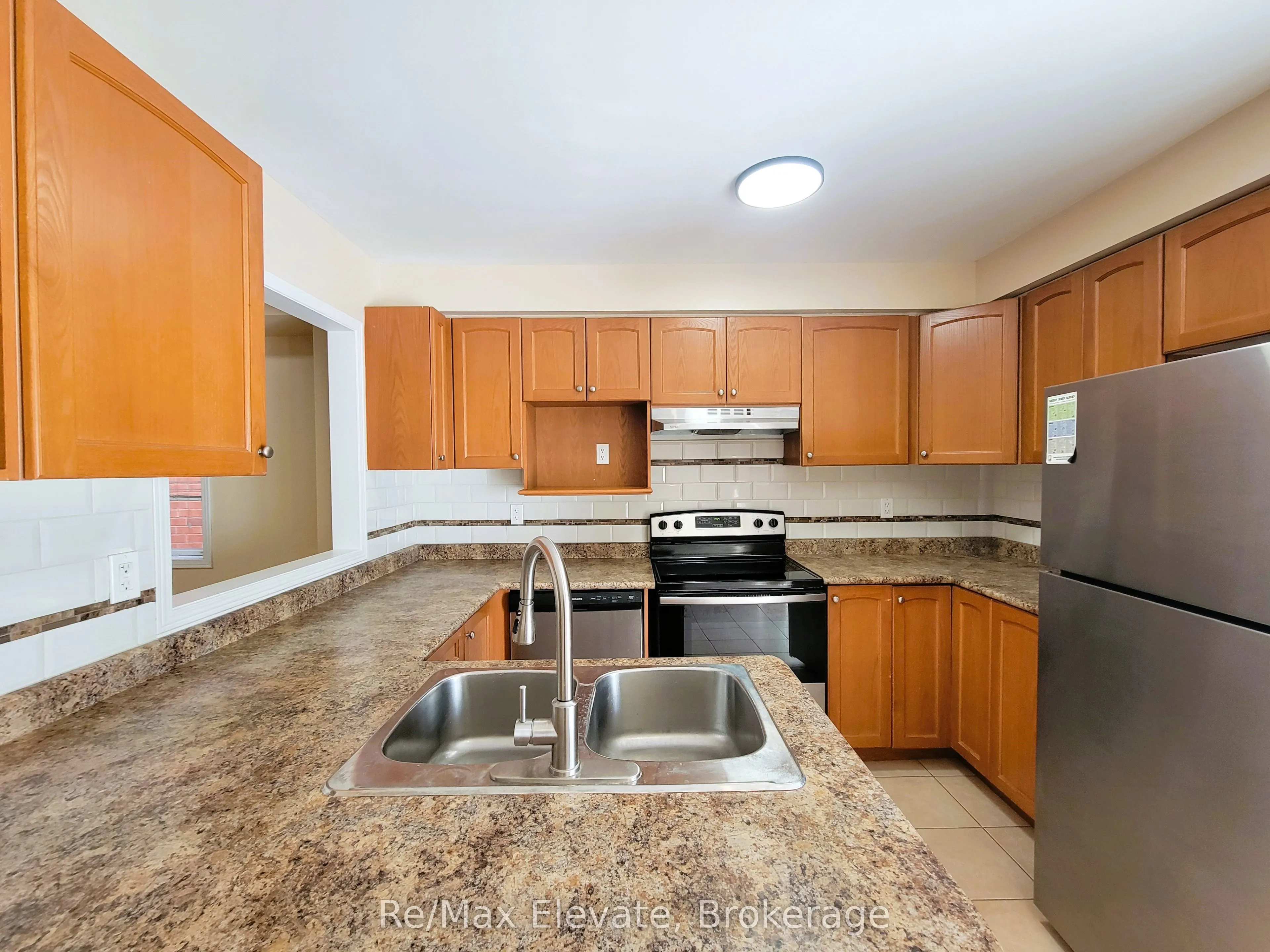116 Oceanpearl Crescent