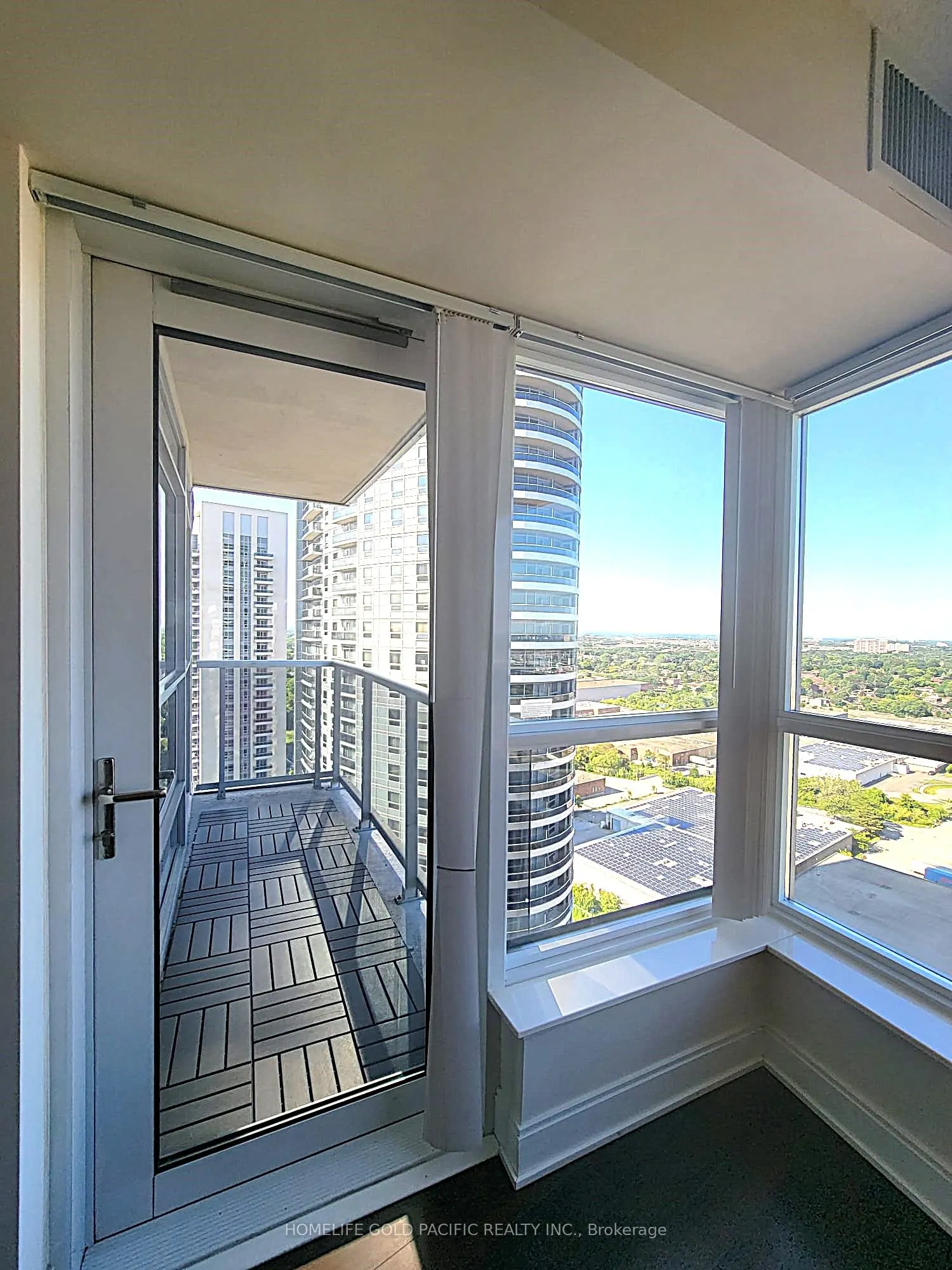 125 Village Green Square, #2302