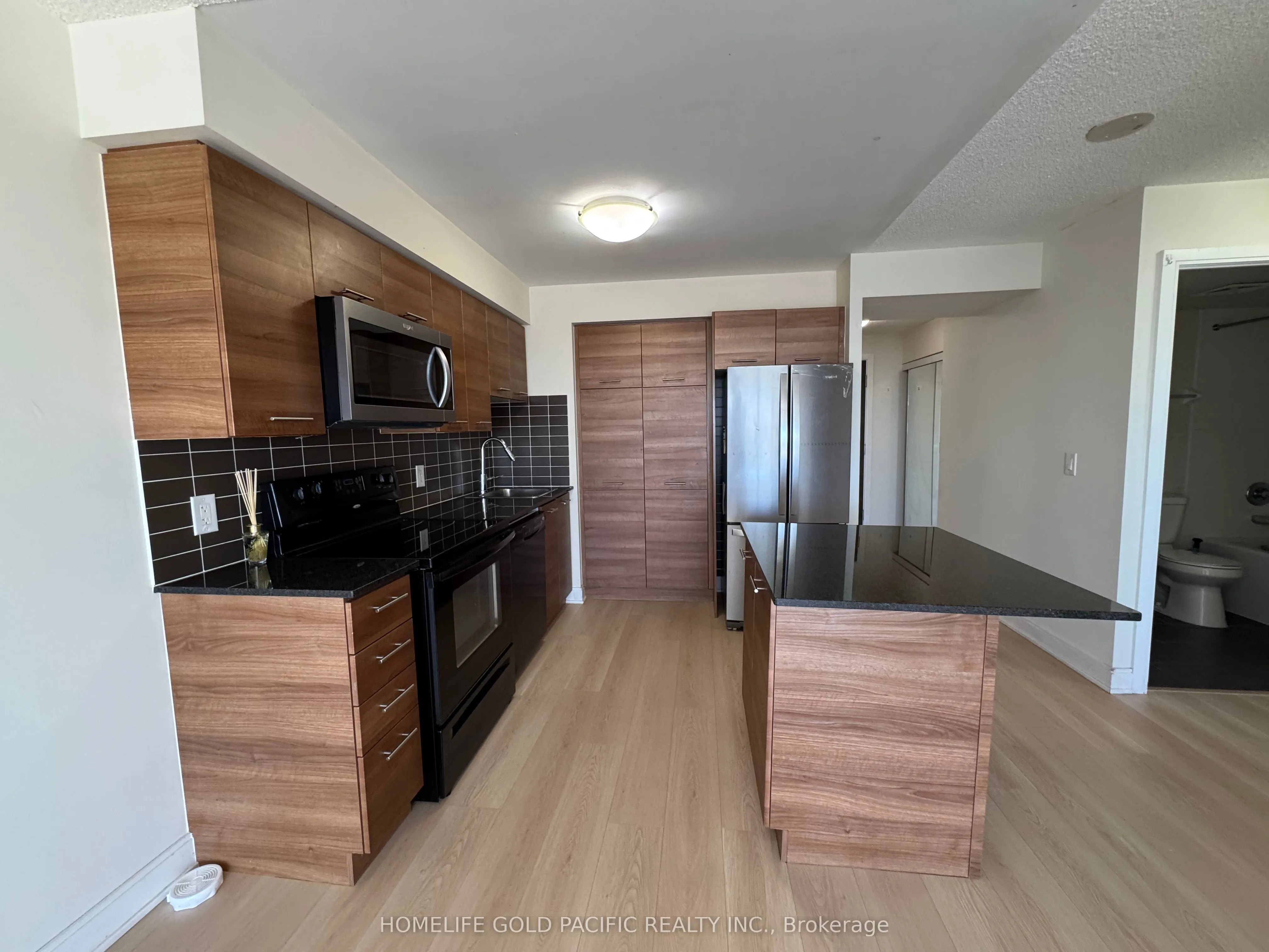 125 Village Green Square, #2302