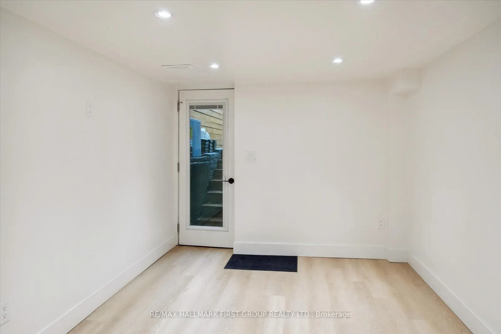 285 Rhodes Avenue, #Lower