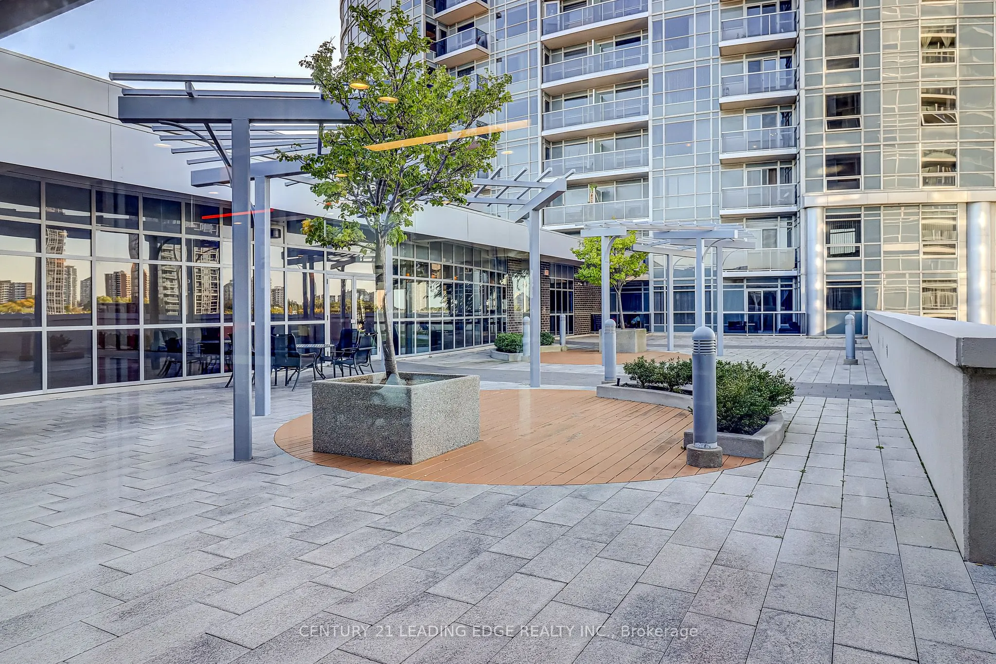 125 Village Green Square, #3311