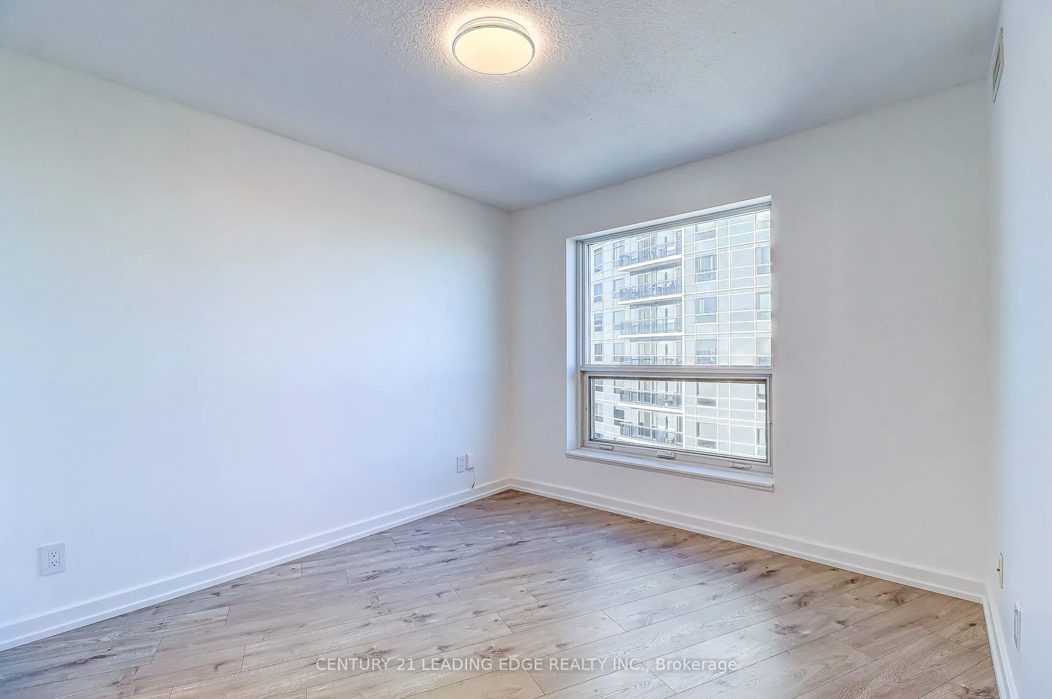125 Village Green Square, #3311