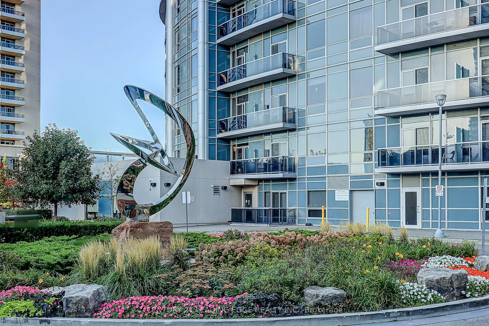 125 Village Green Square, #3311