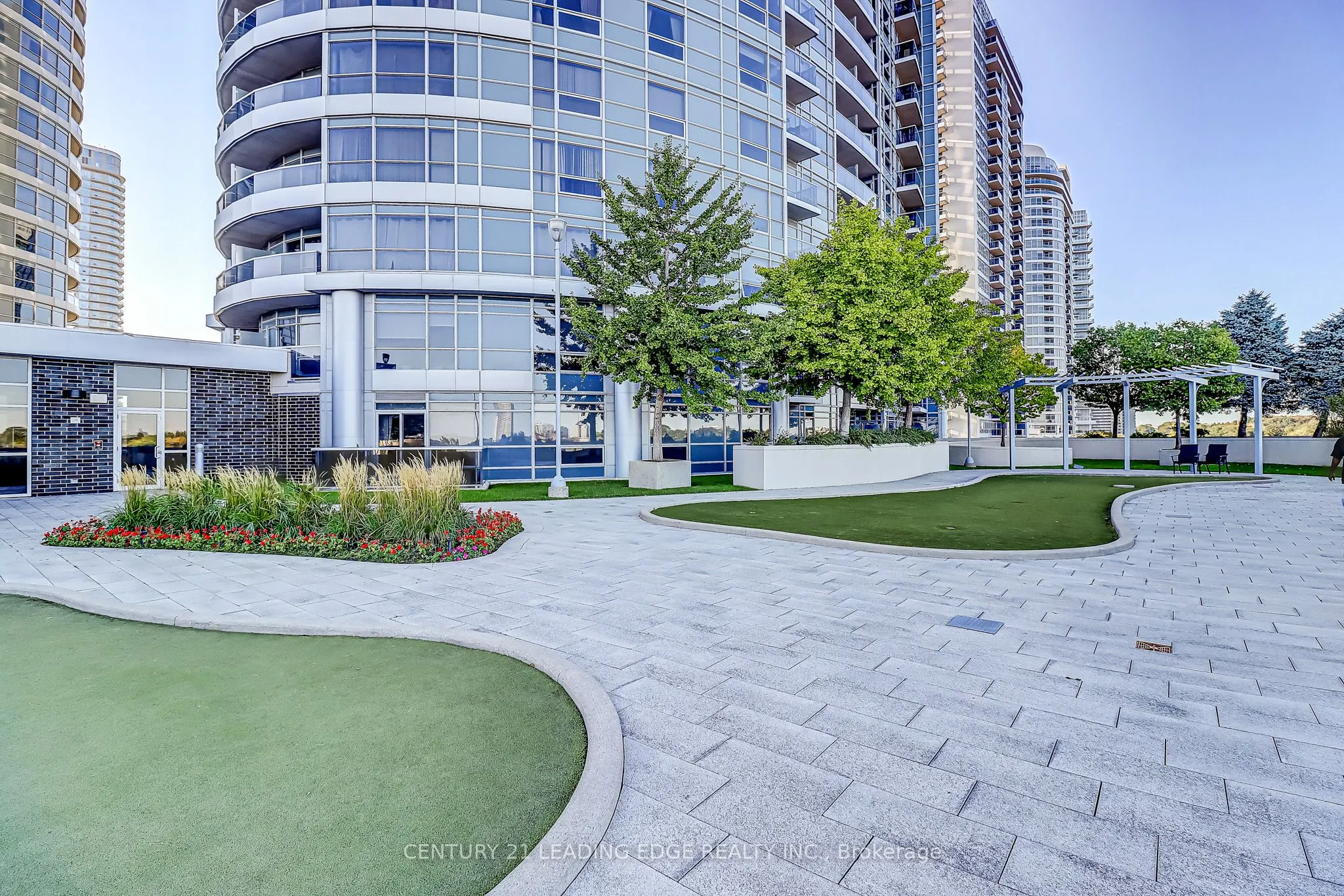 125 Village Green Square, #3311