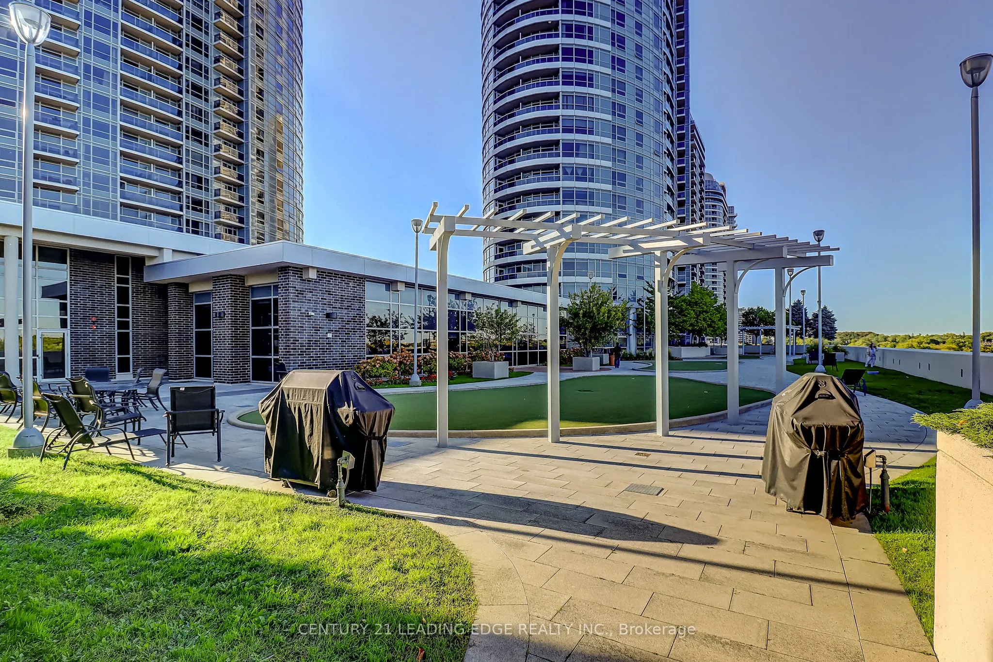 125 Village Green Square, #3311