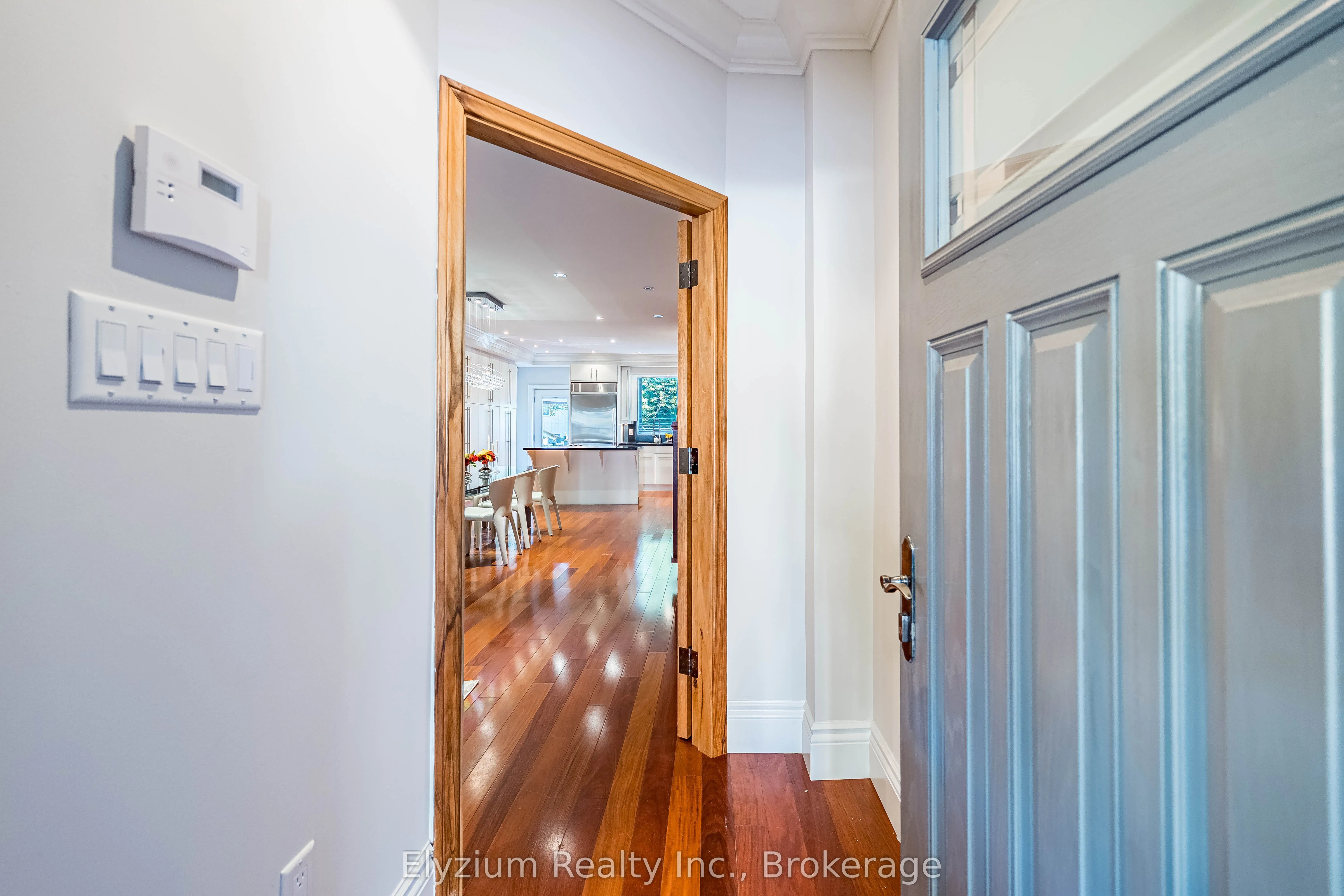 1107 Gerrard Street E