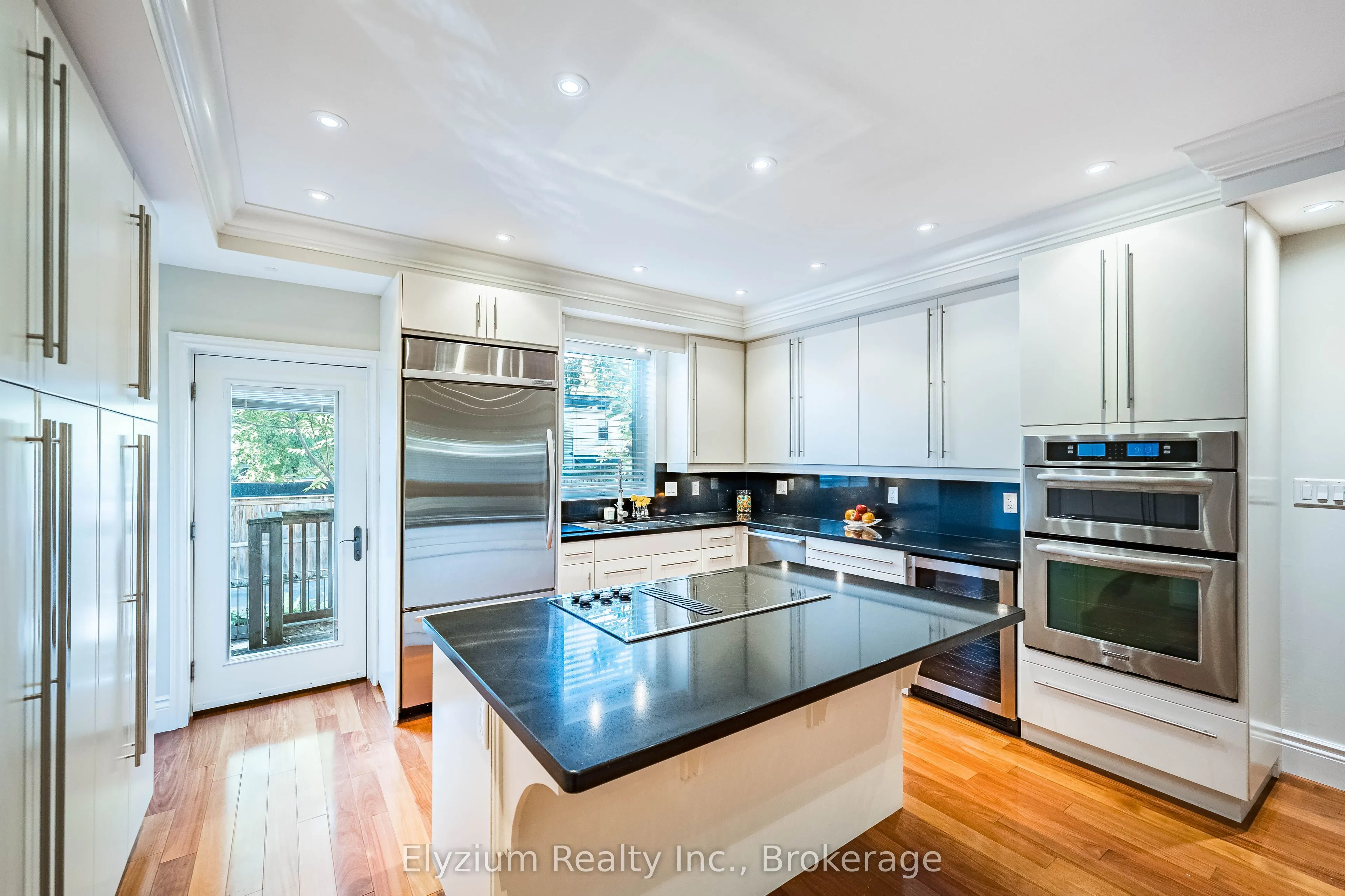 1107 Gerrard Street E