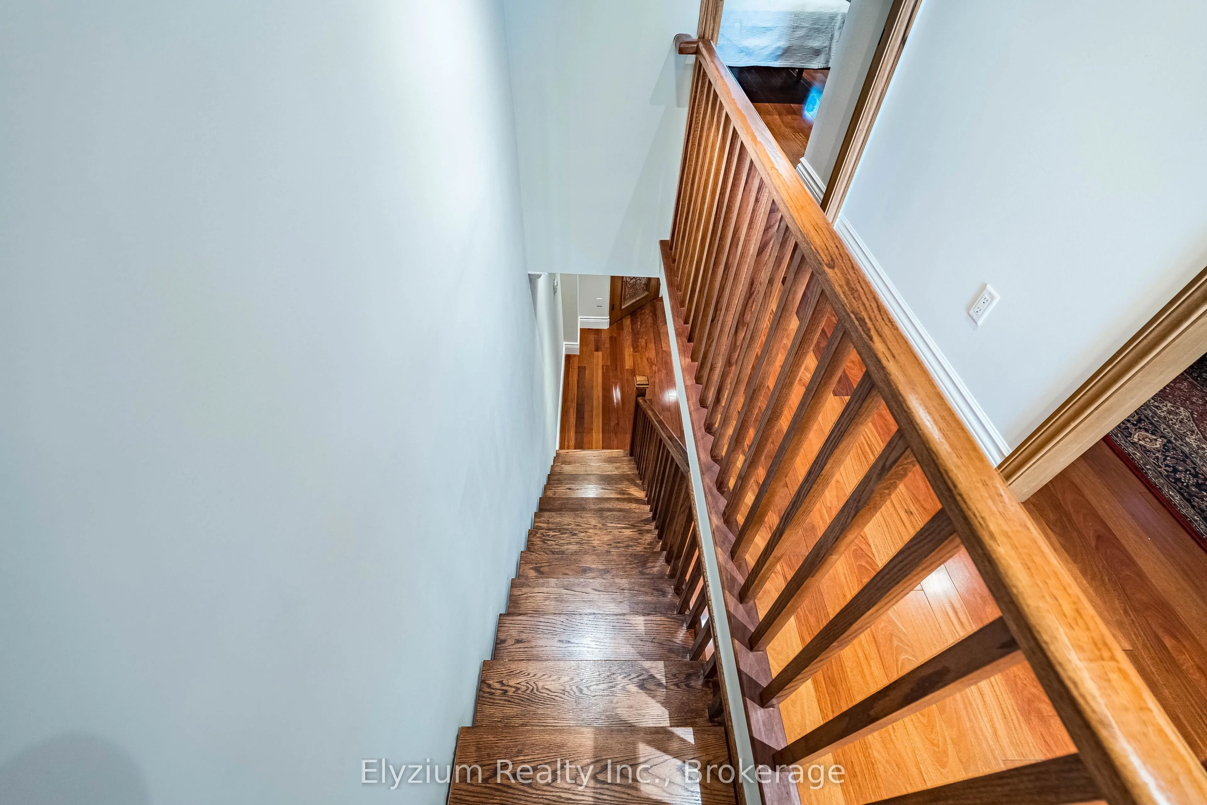 1107 Gerrard Street E
