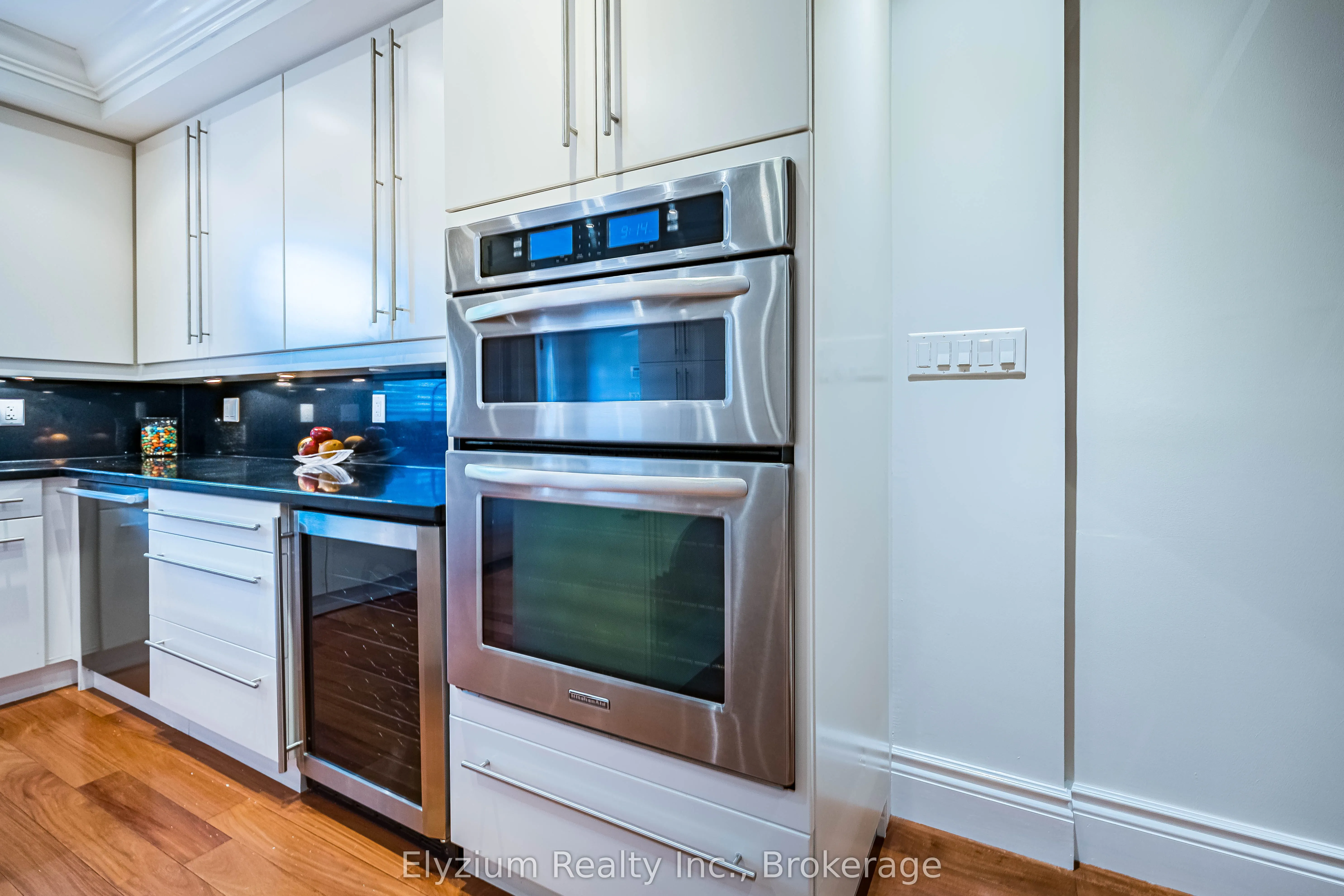 1107 Gerrard Street E