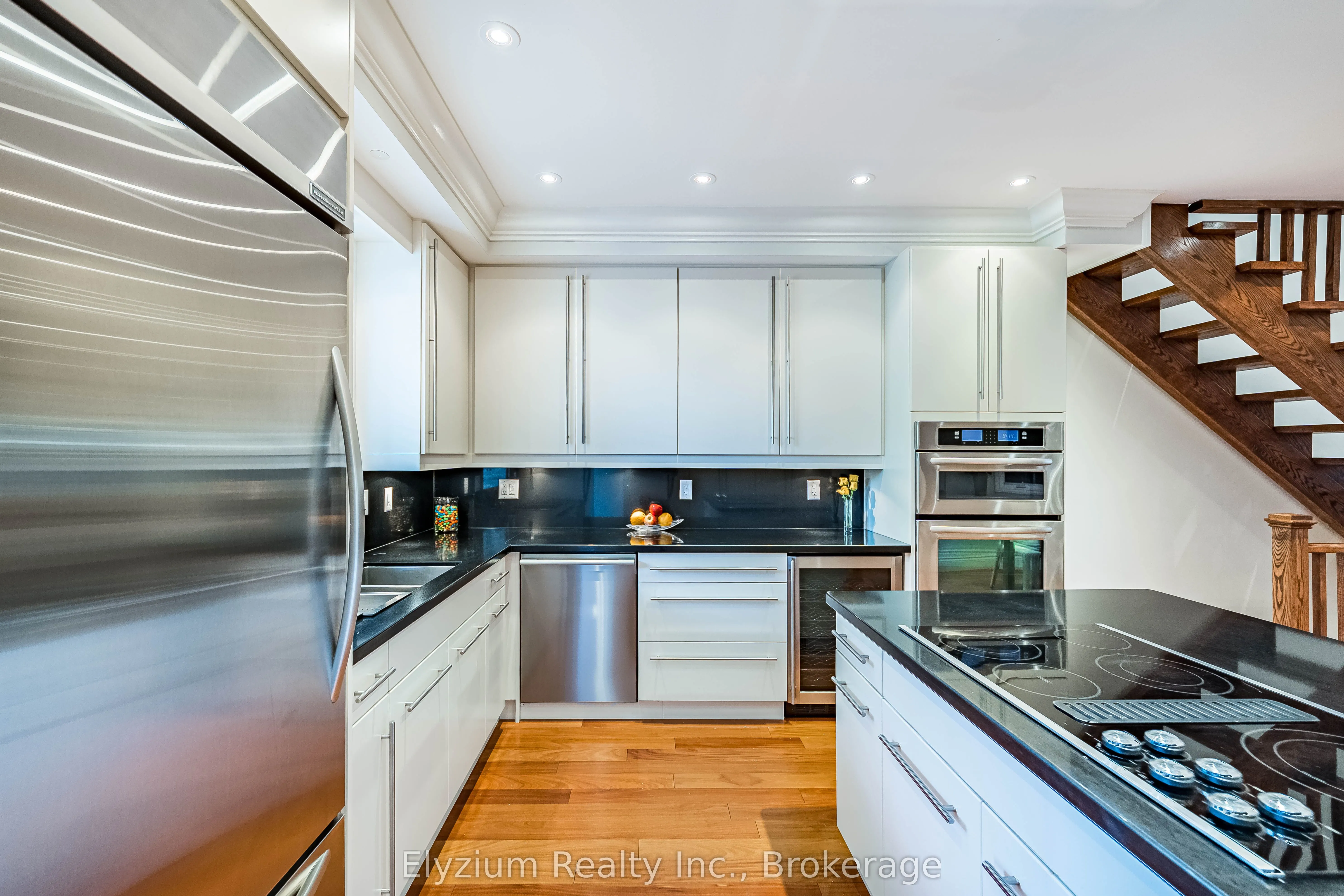 1107 Gerrard Street E
