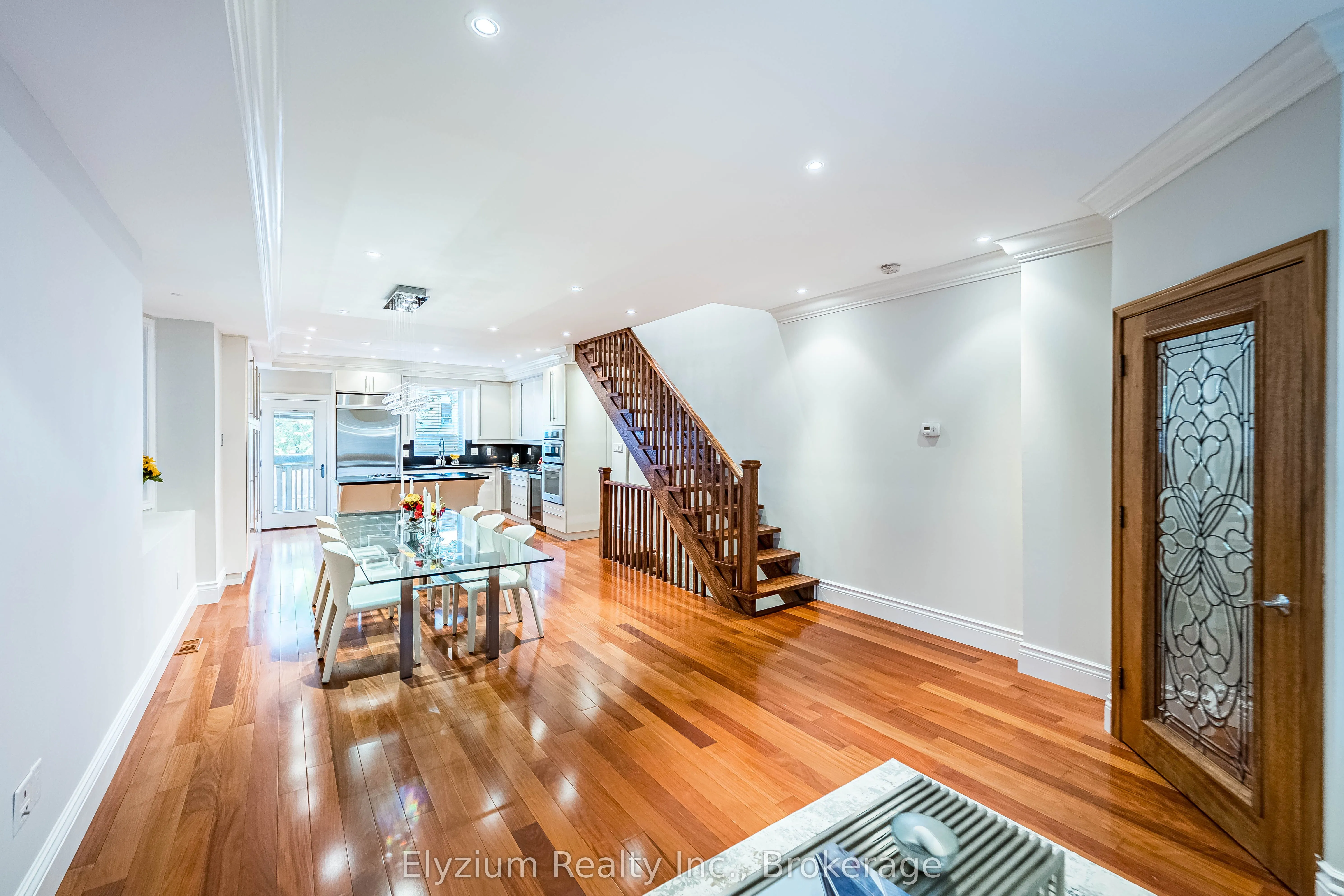 1107 Gerrard Street E