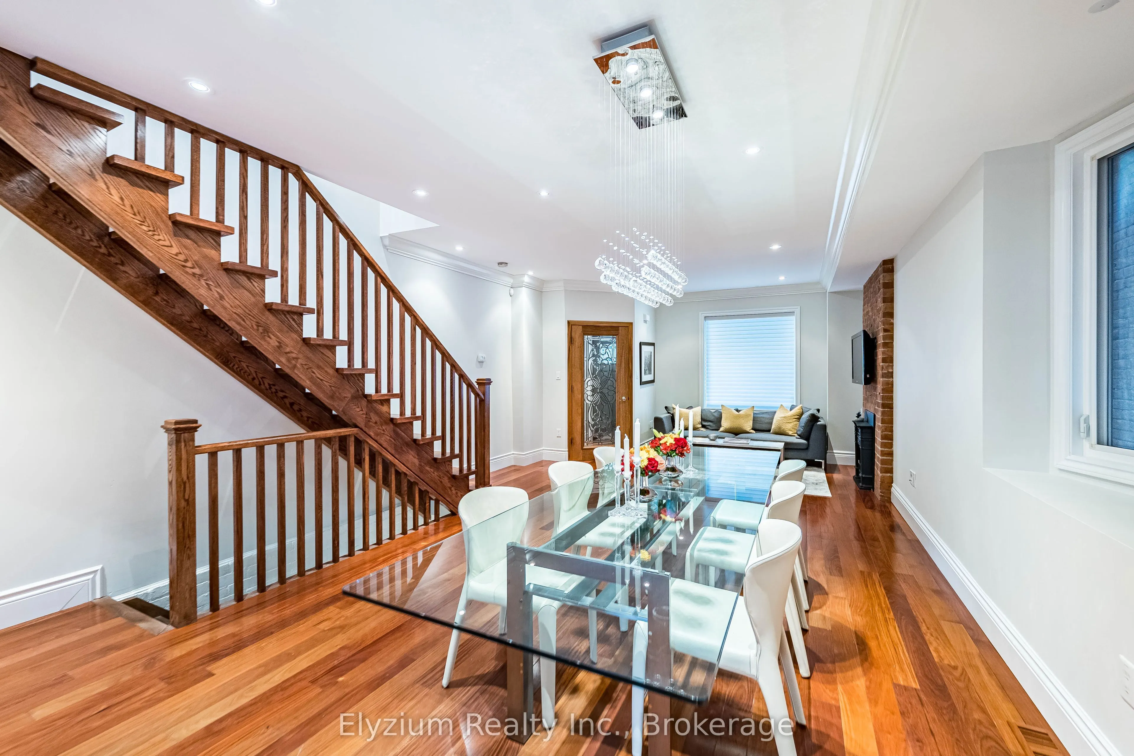 1107 Gerrard Street E