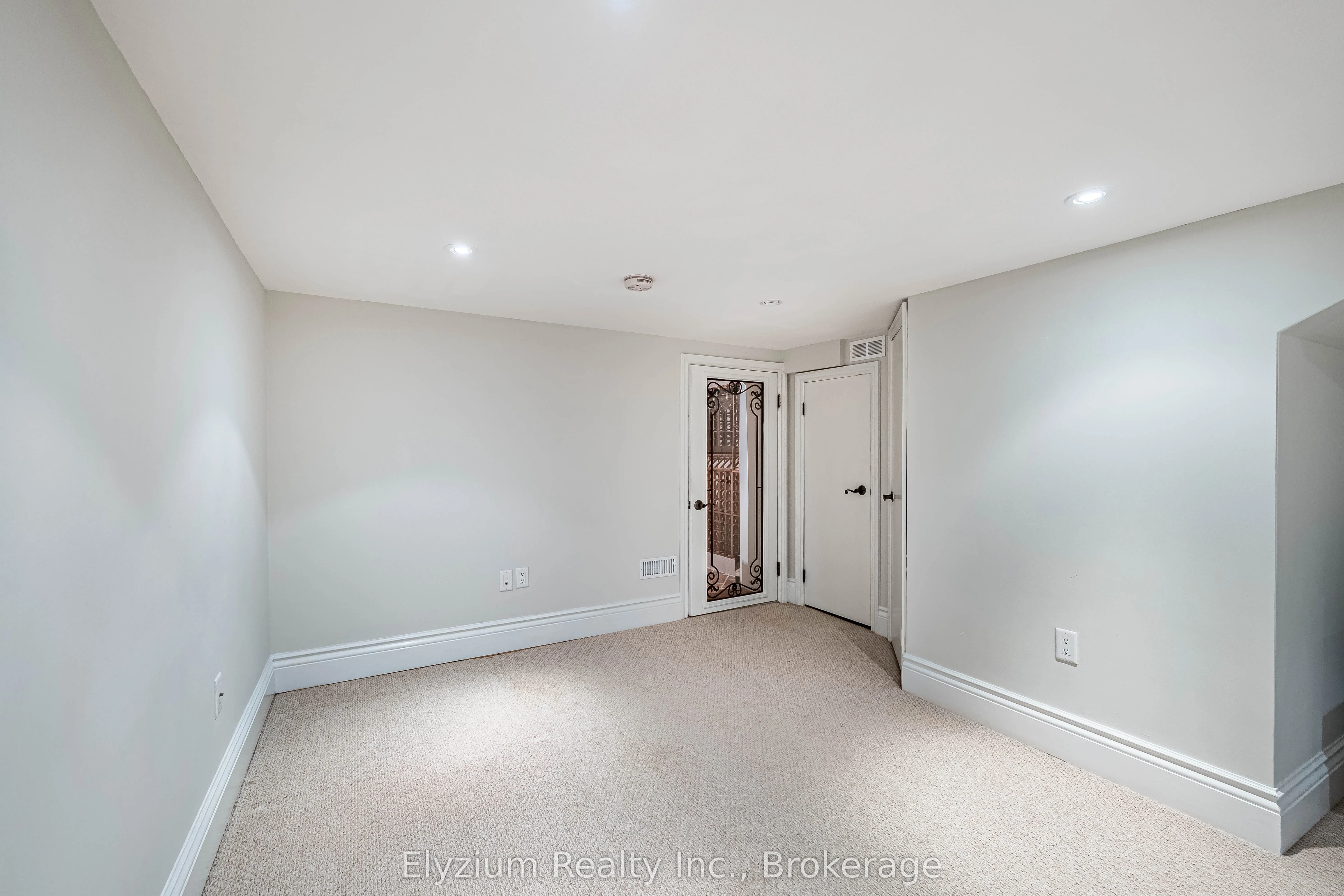 1107 Gerrard Street E