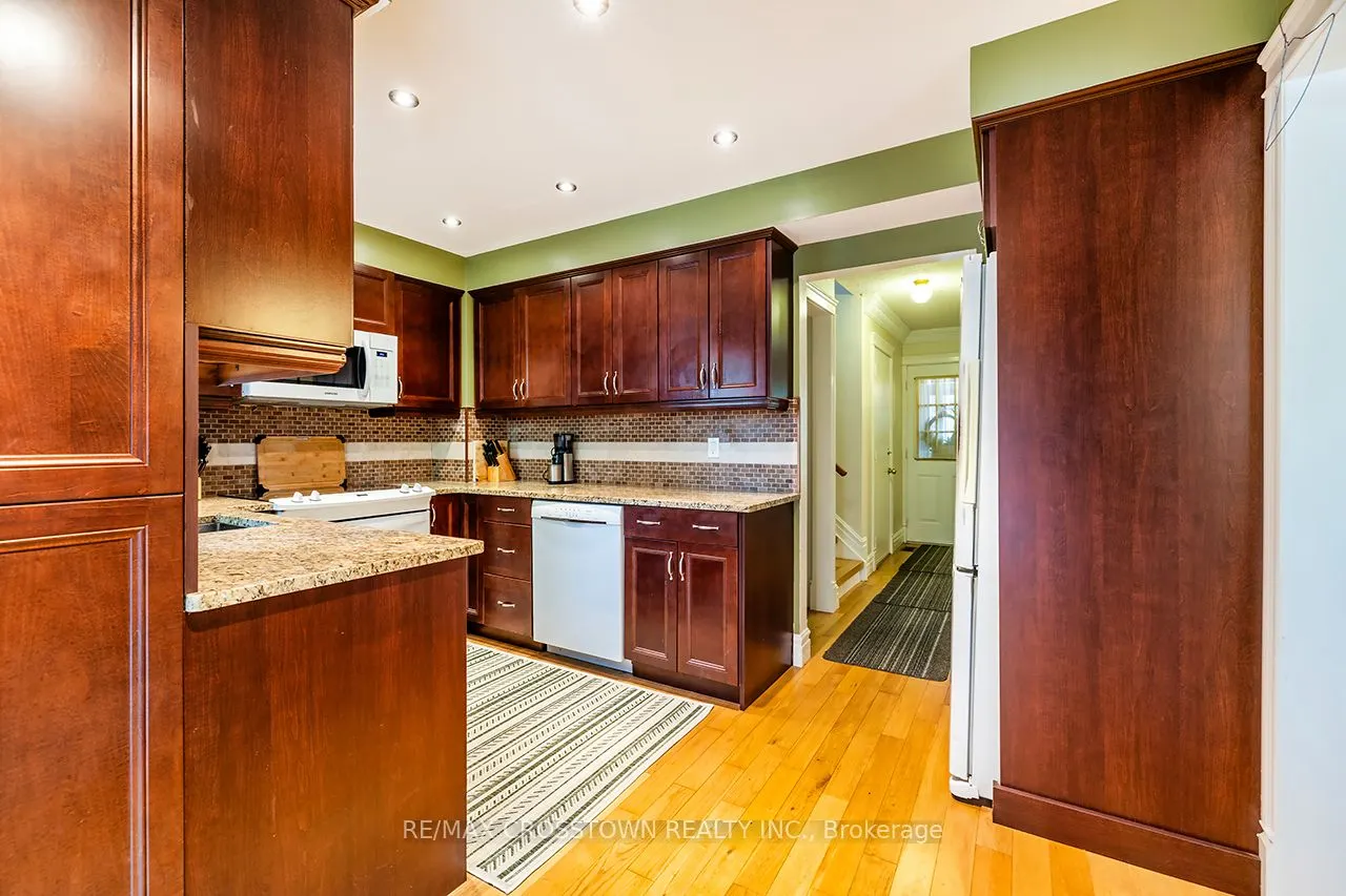 44 Hewitt Crescent