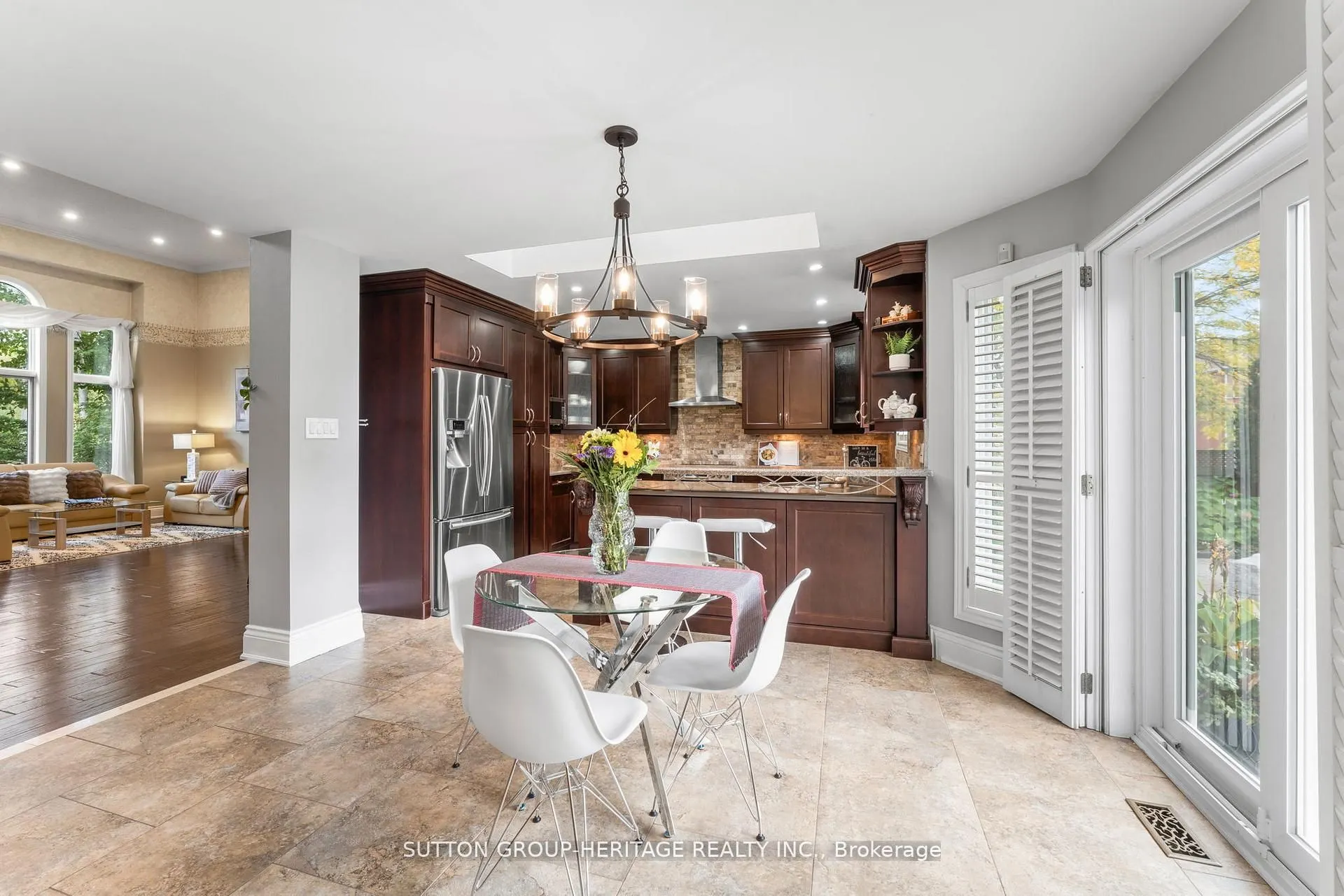 2300 Abbott Crescent