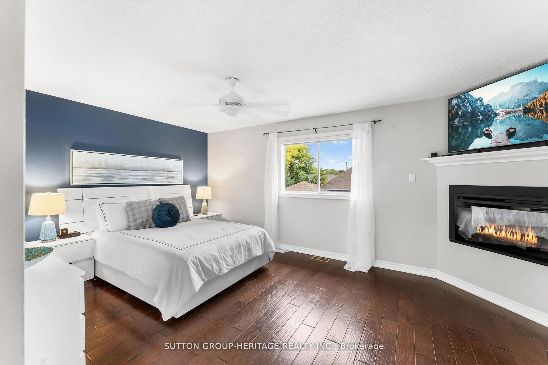 2300 Abbott Crescent