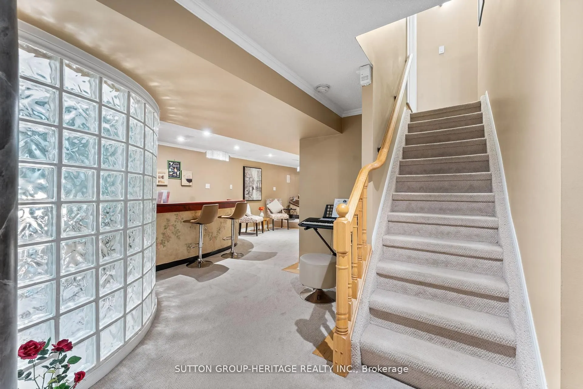 2300 Abbott Crescent