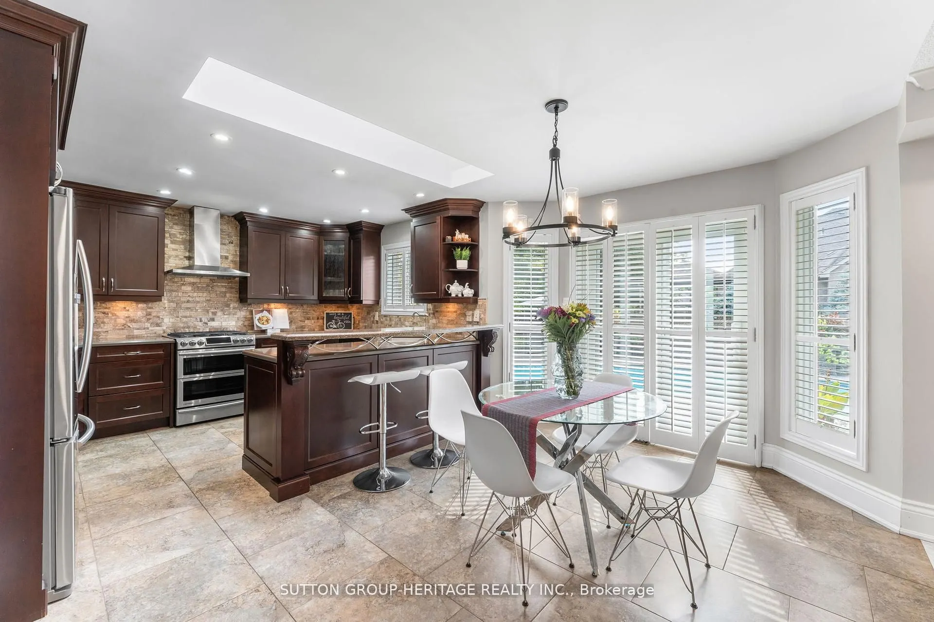 2300 Abbott Crescent