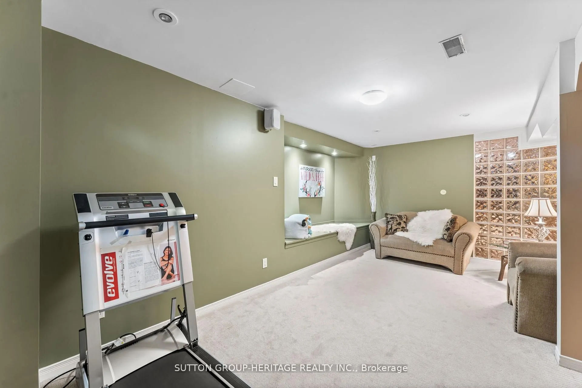 2300 Abbott Crescent