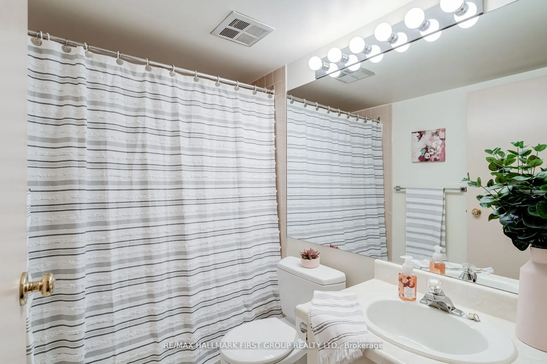 1525 Diefenbaker Court, #110