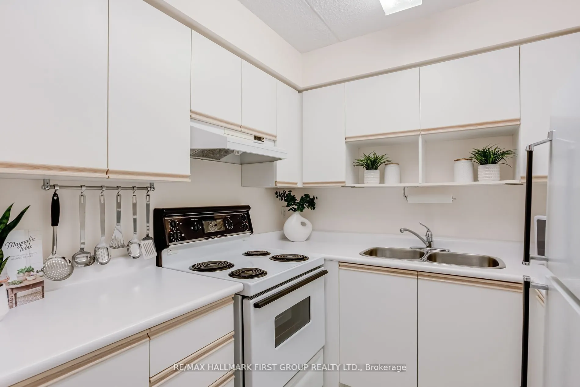 1525 Diefenbaker Court, #110