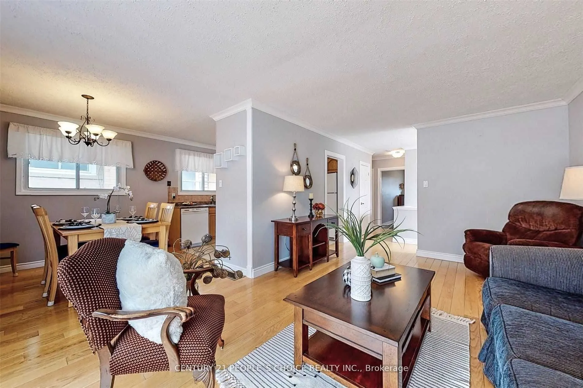 5 Mid Pines Road