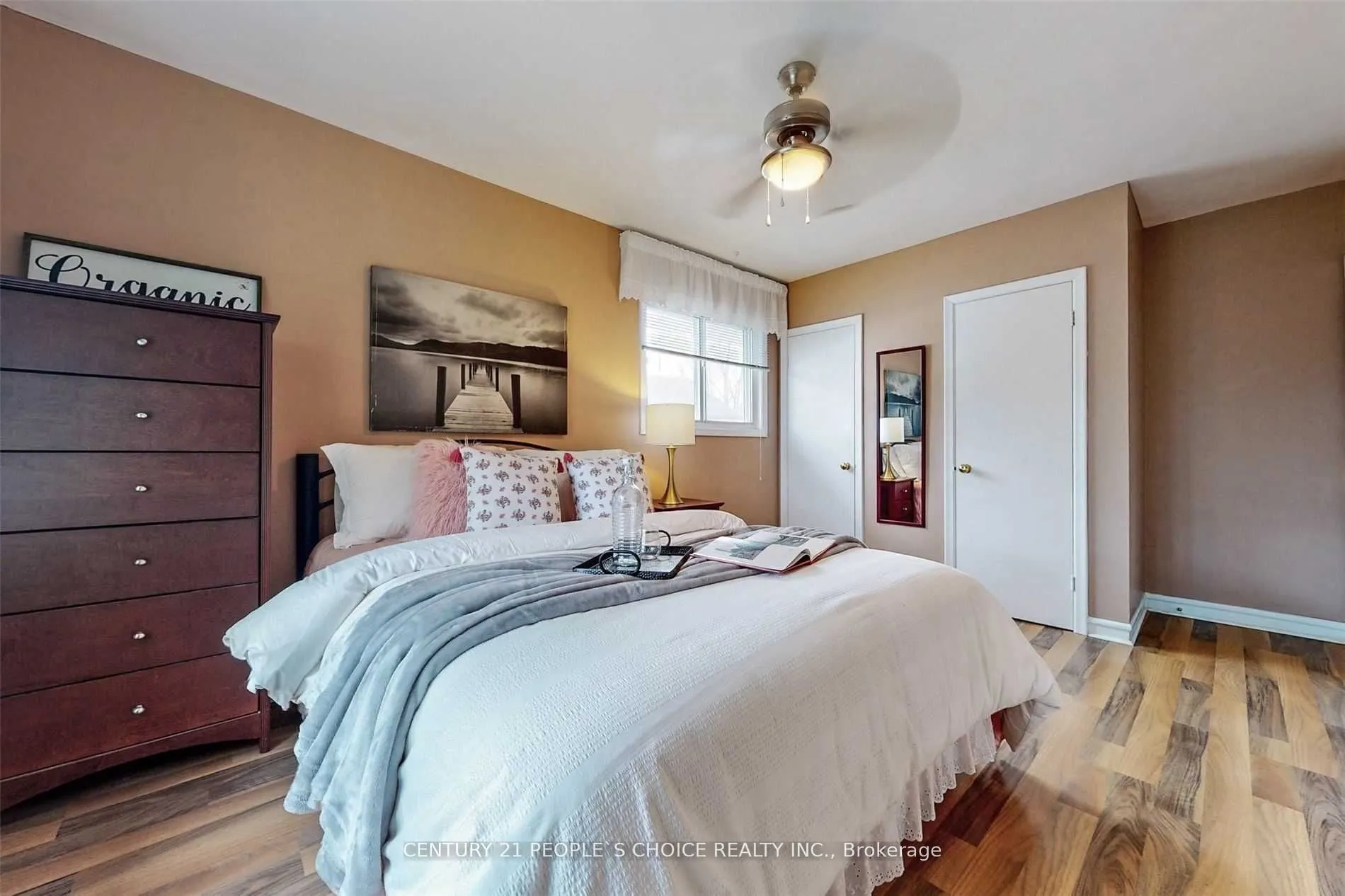 5 Mid Pines Road