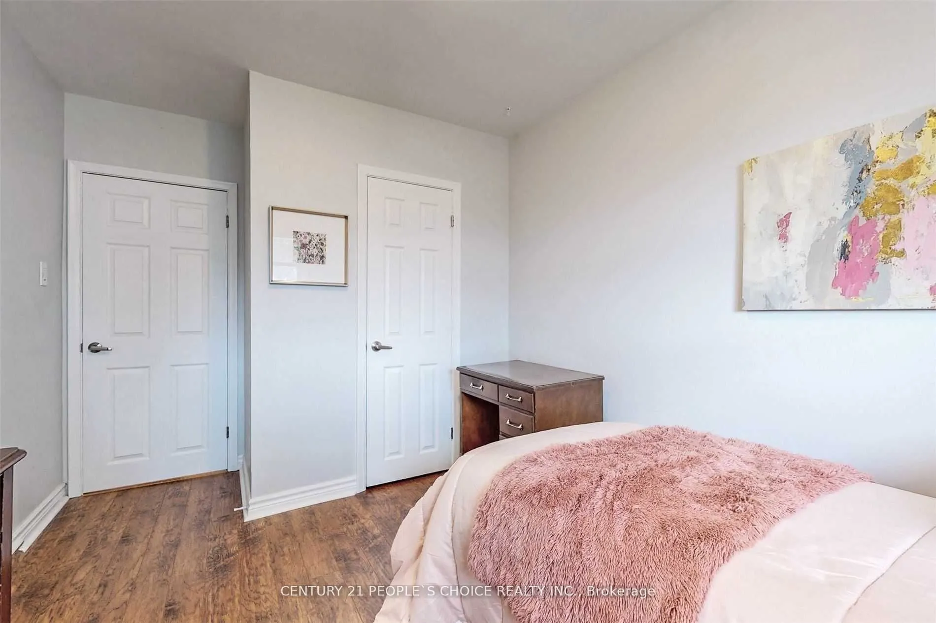 5 Mid Pines Road