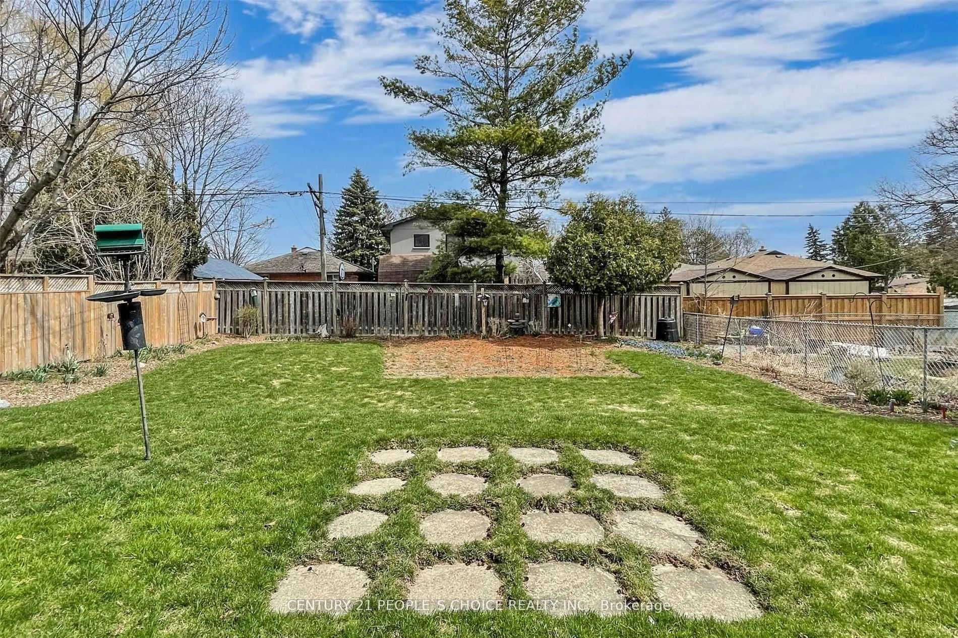 5 Mid Pines Road