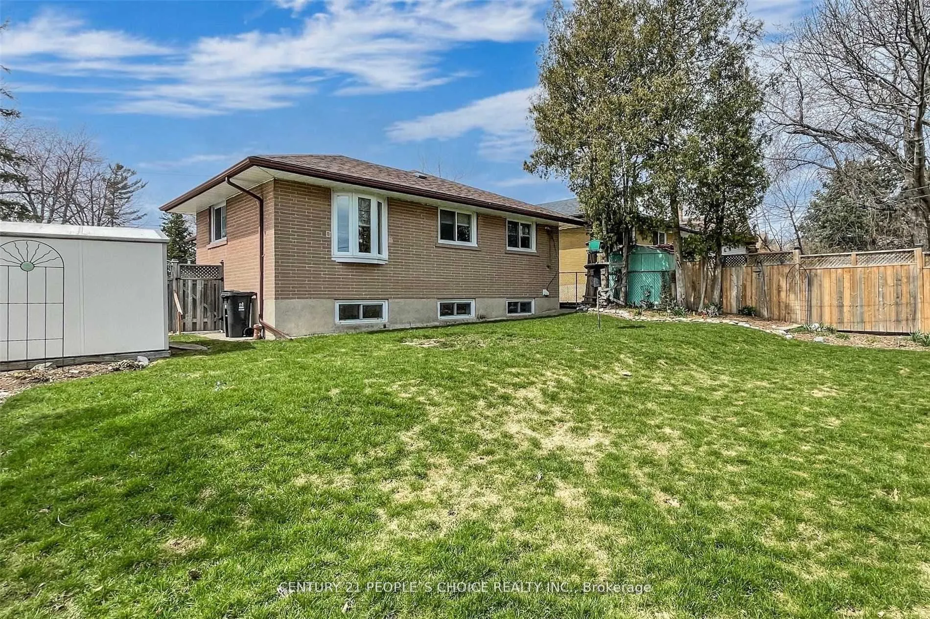5 Mid Pines Road