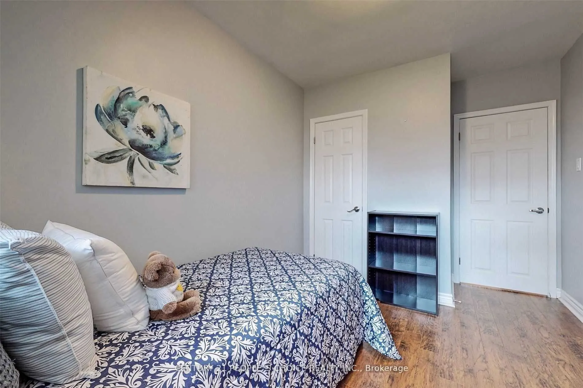 5 Mid Pines Road