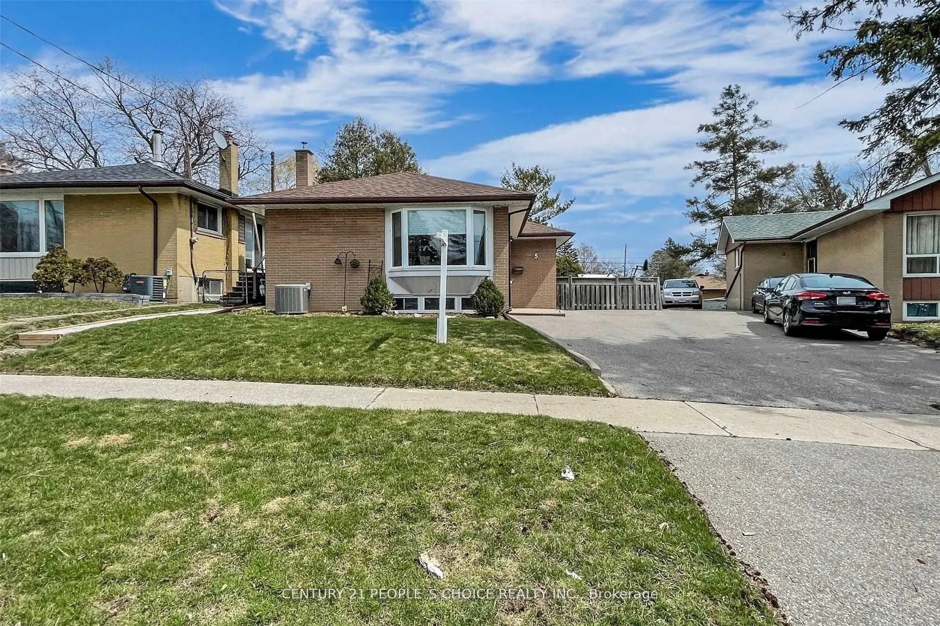5 Mid Pines Road