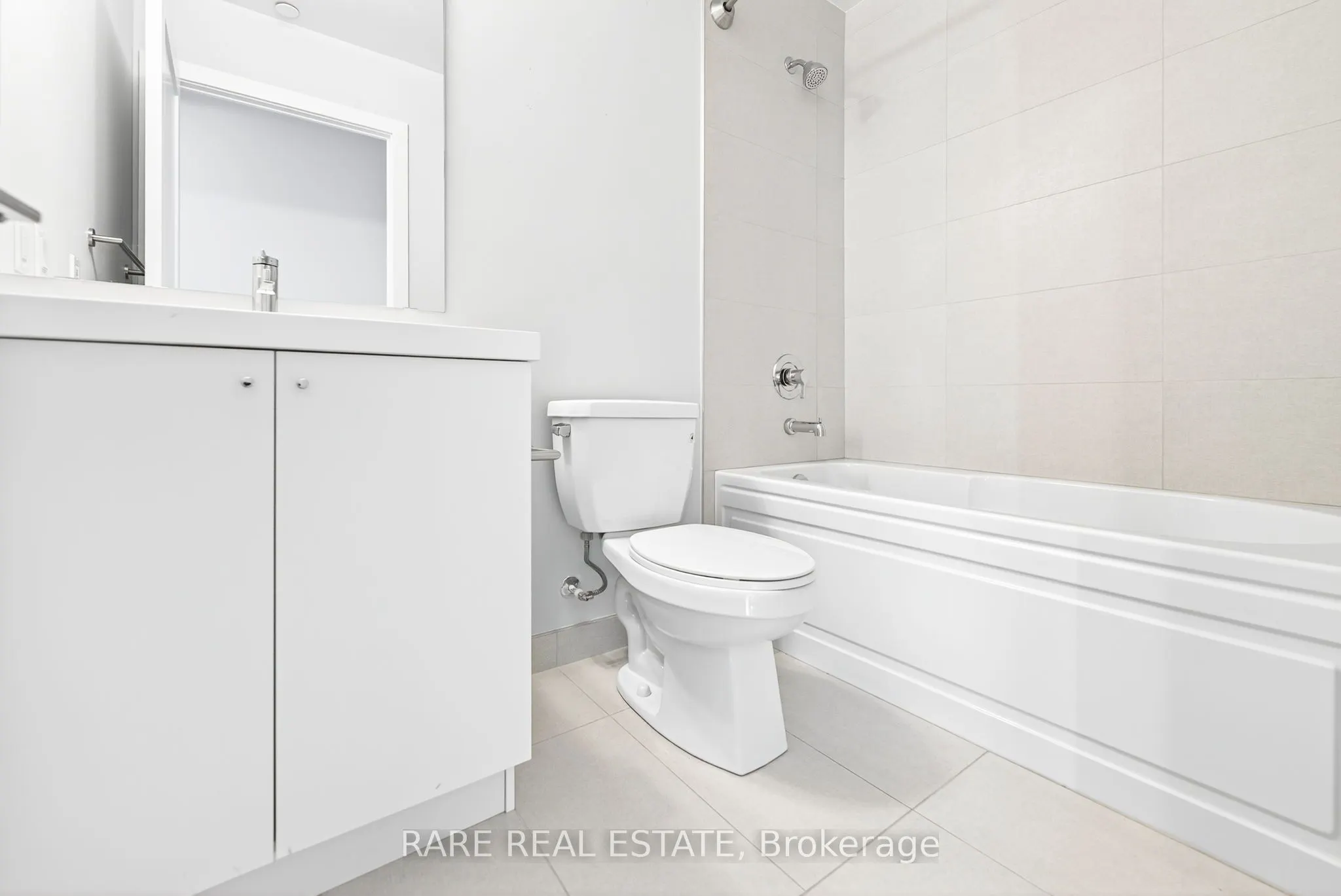 2550 Simcoe Street N, #PH08