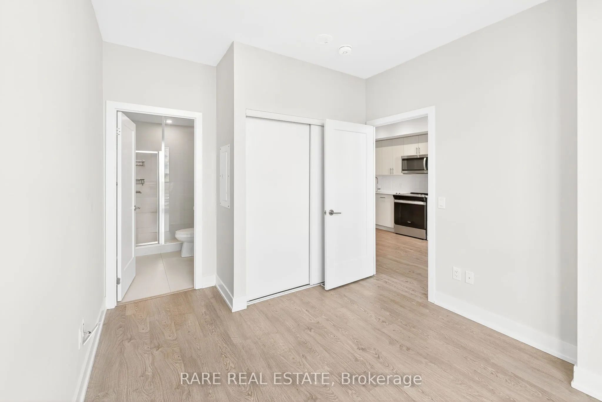 2550 Simcoe Street N, #PH08